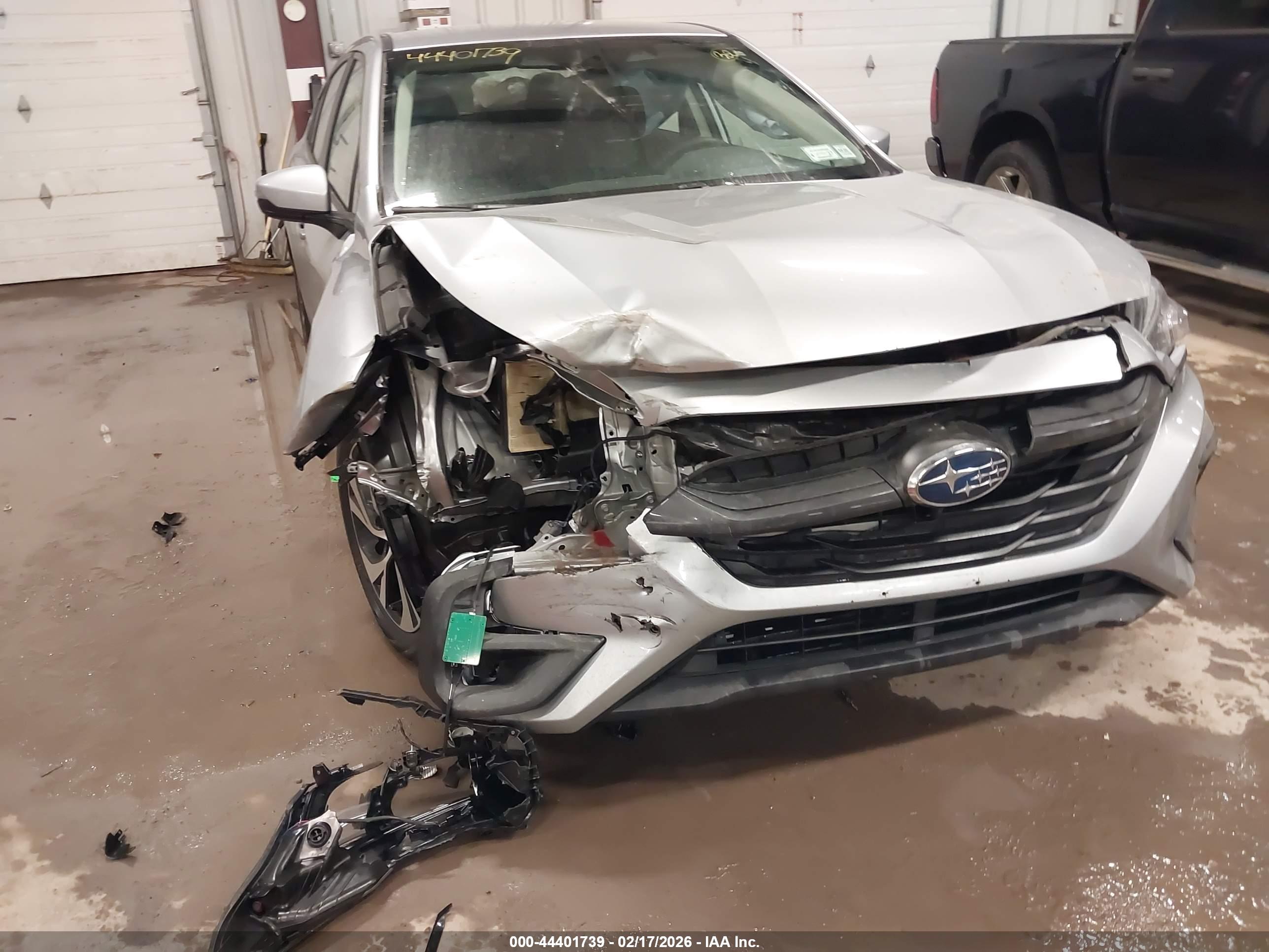 SUBARU LEGACY image 6