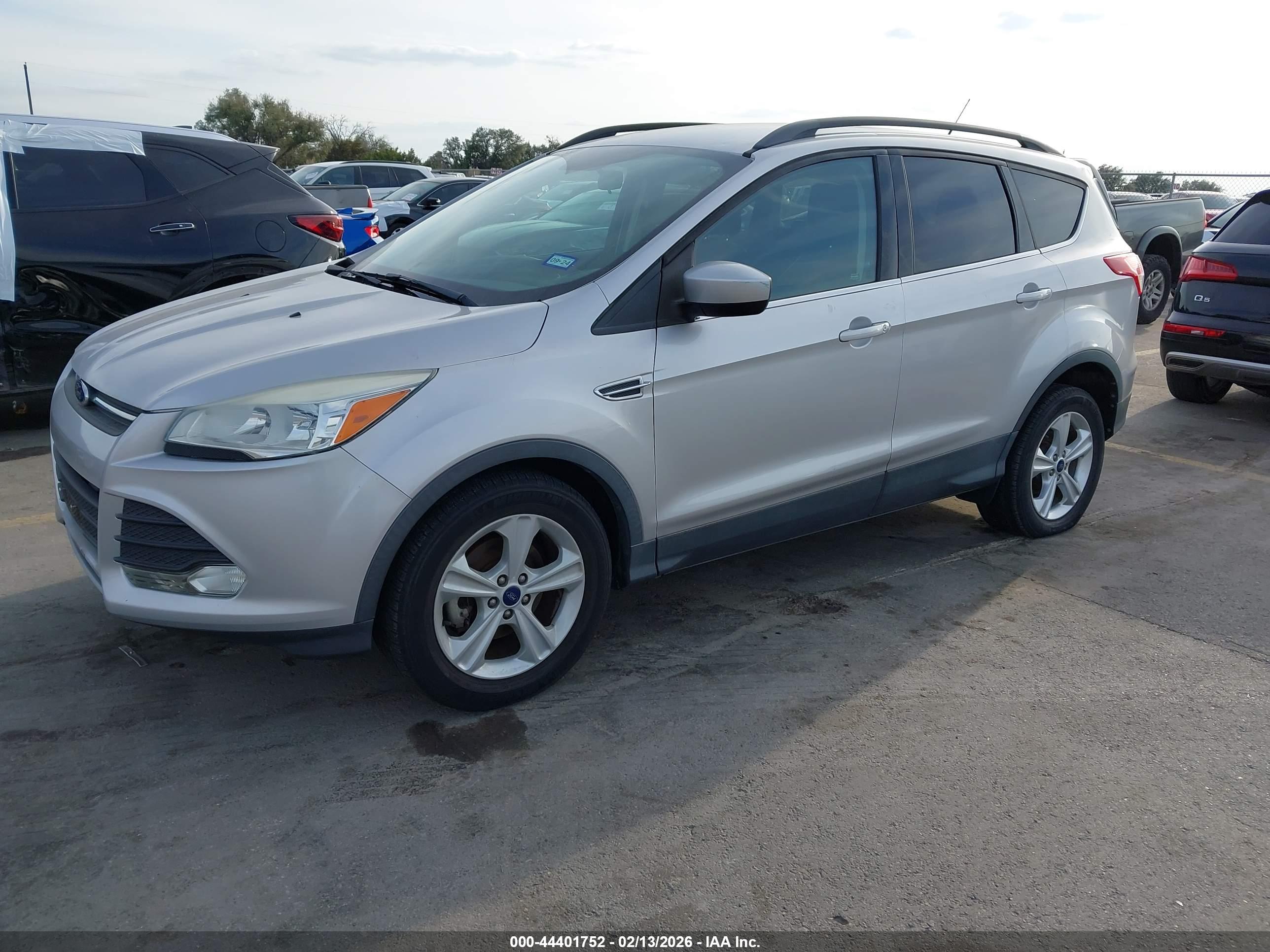 FORD ESCAPE image 2