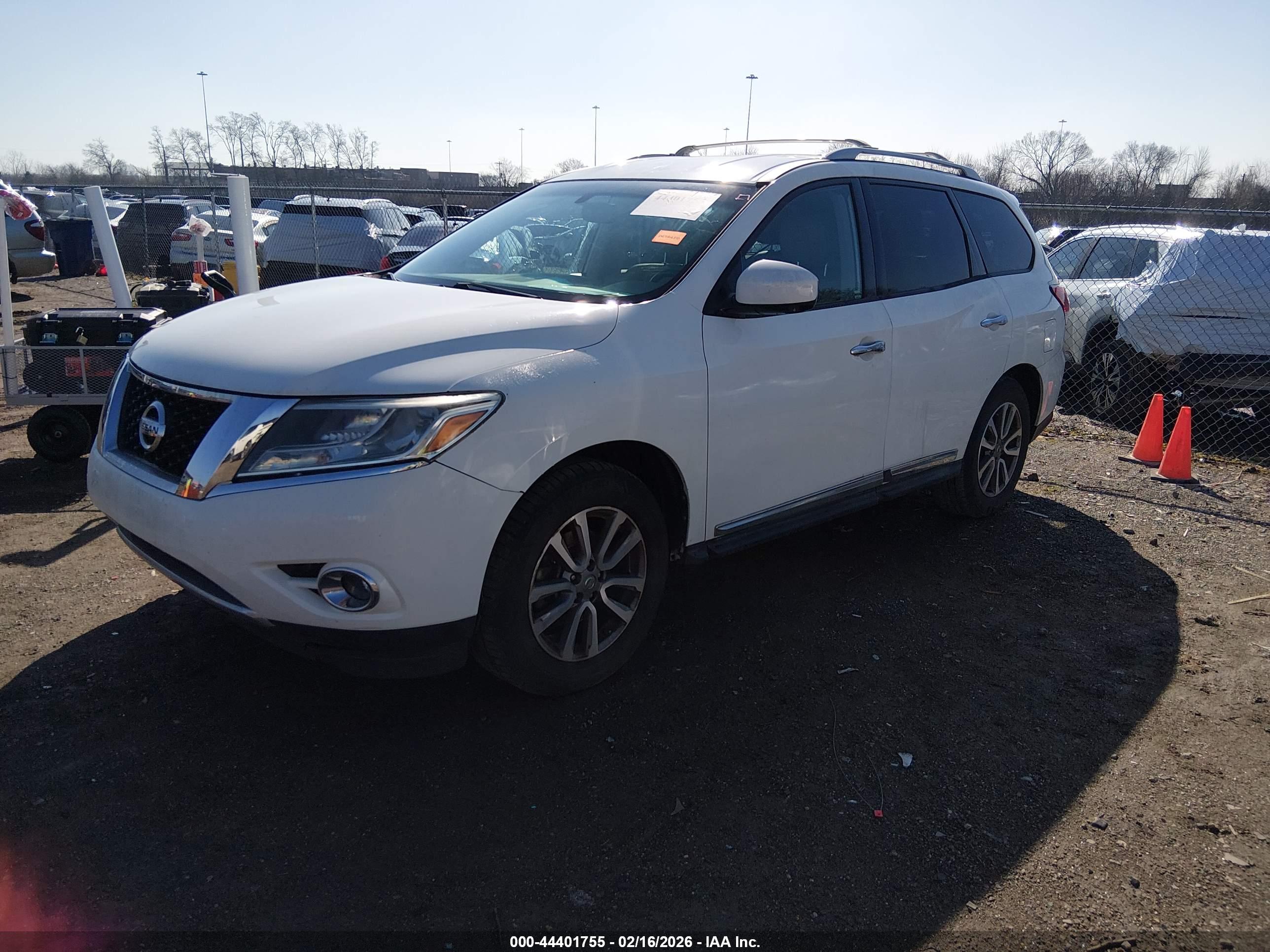 NISSAN PATHFINDER image 2