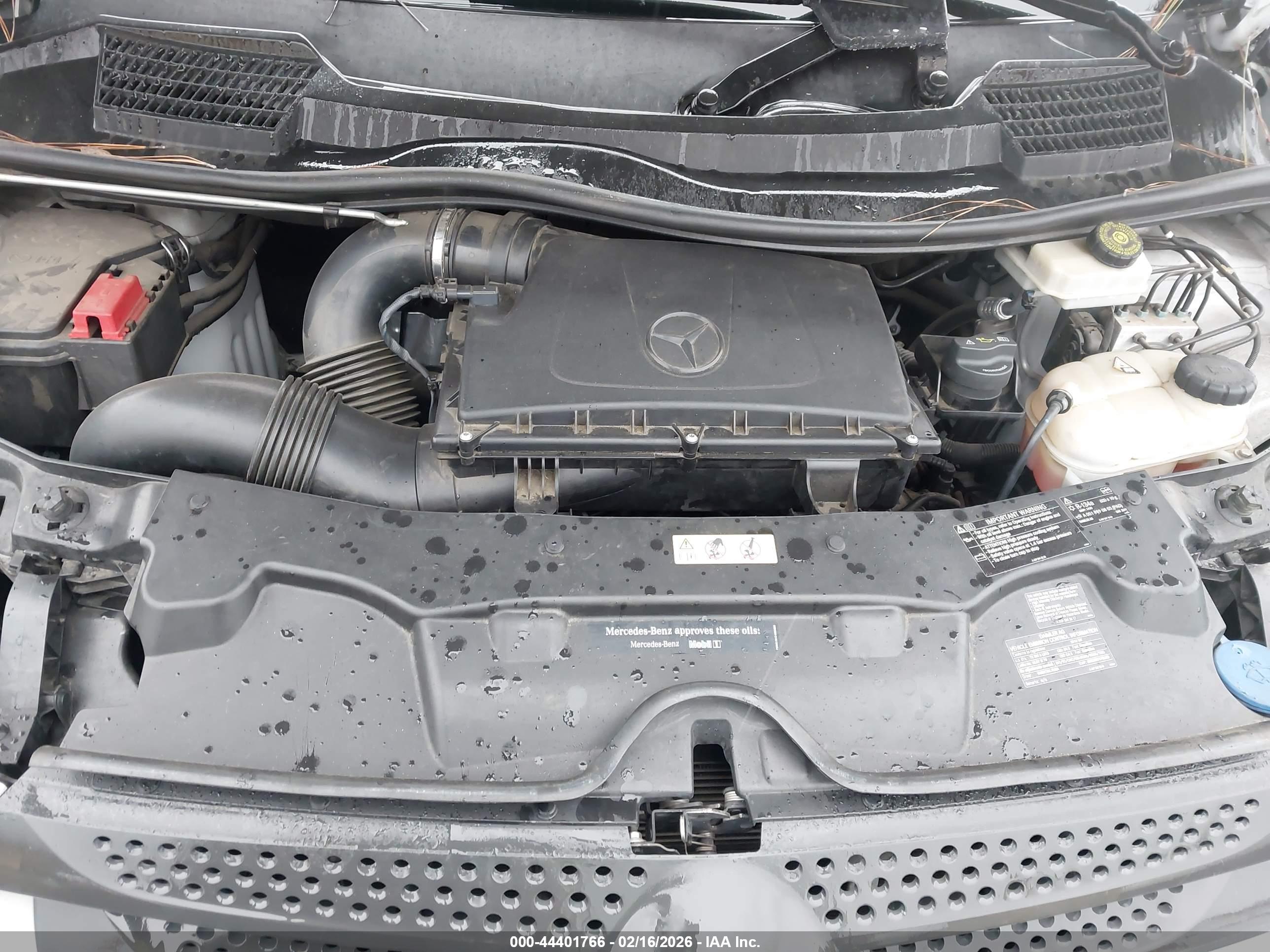 MERCEDES-BENZ METRIS image 10