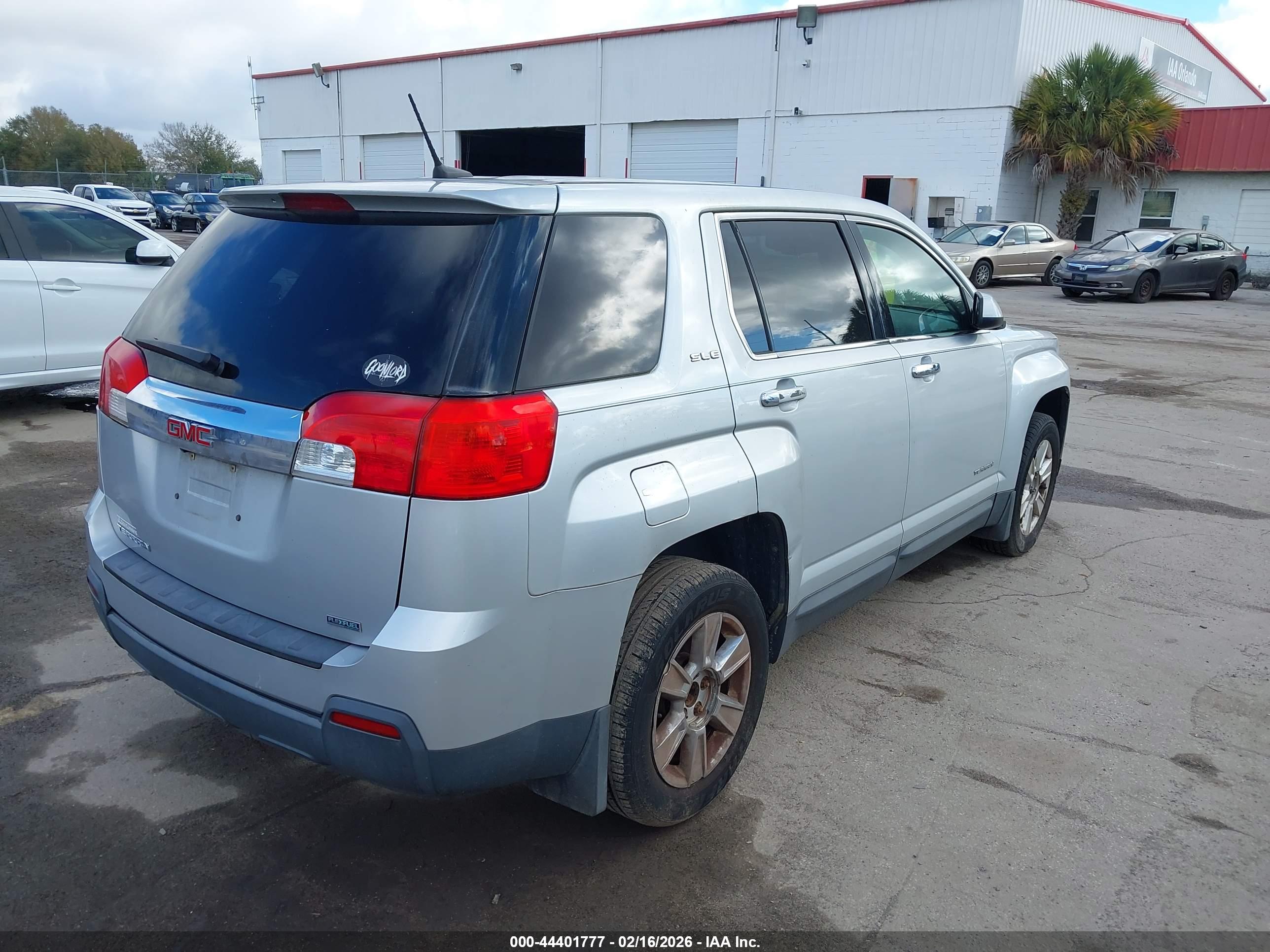 GMC TERRAIN image 4