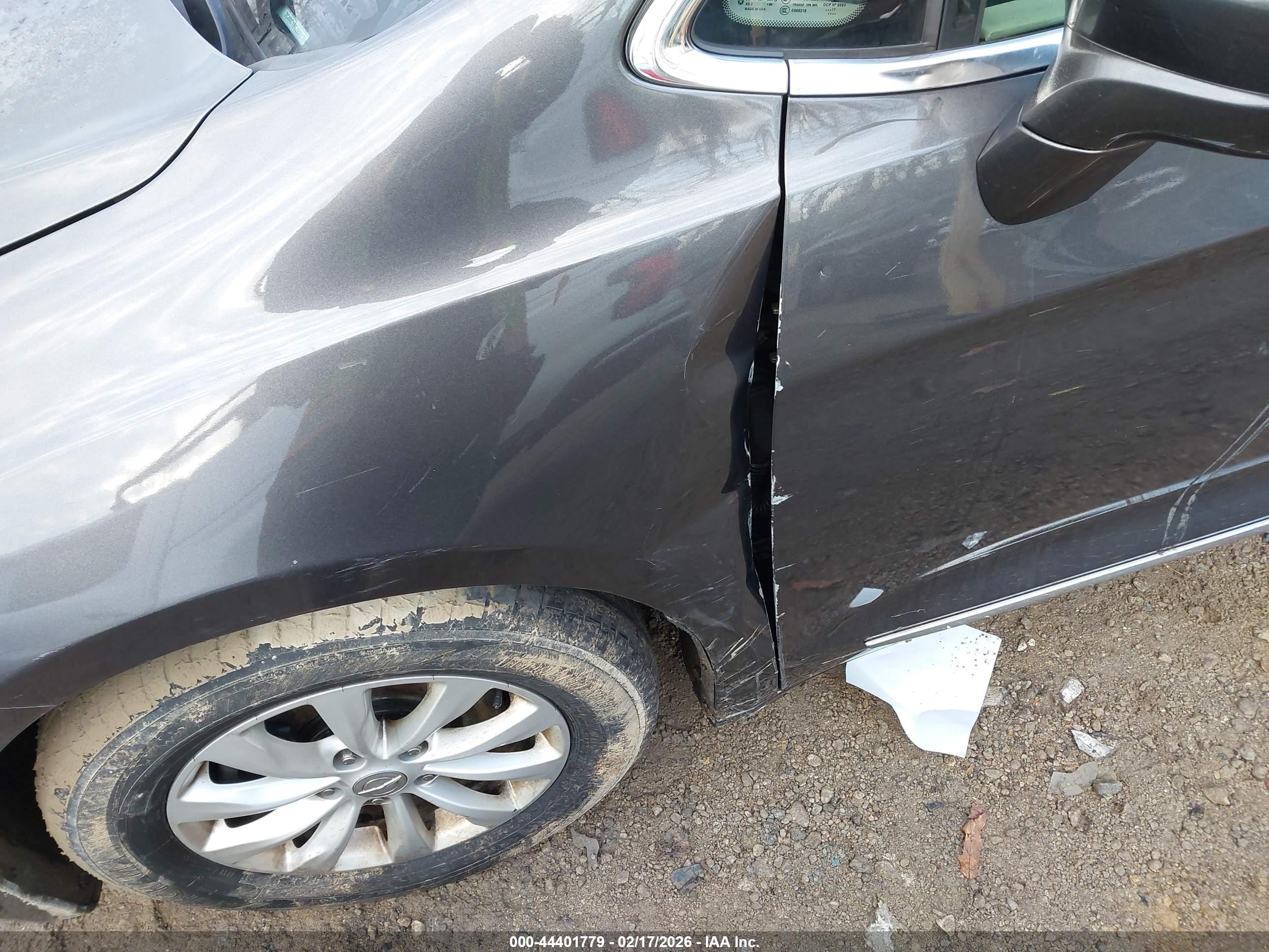 CHRYSLER PACIFICA image 6