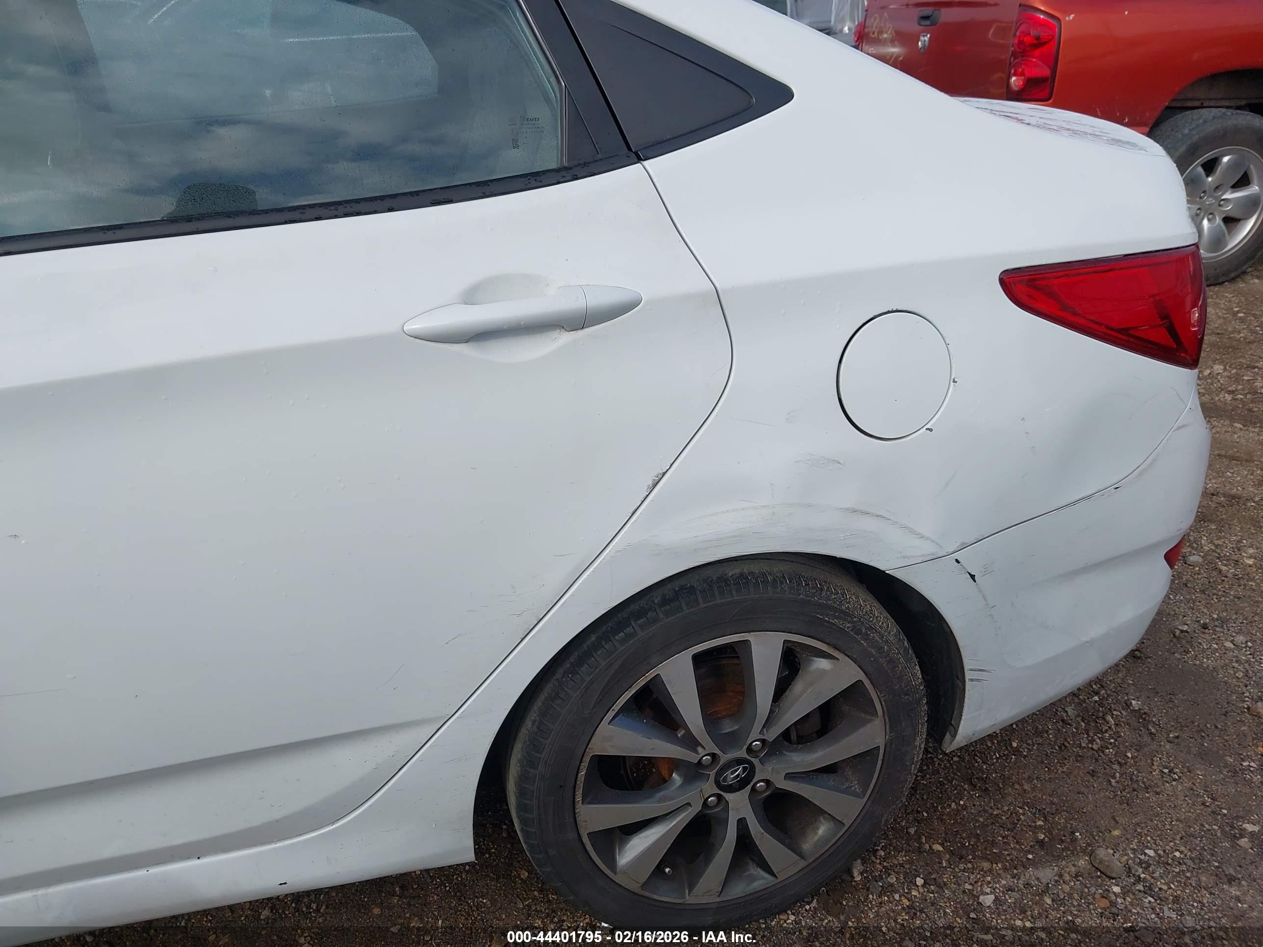 HYUNDAI ACCENT image 6