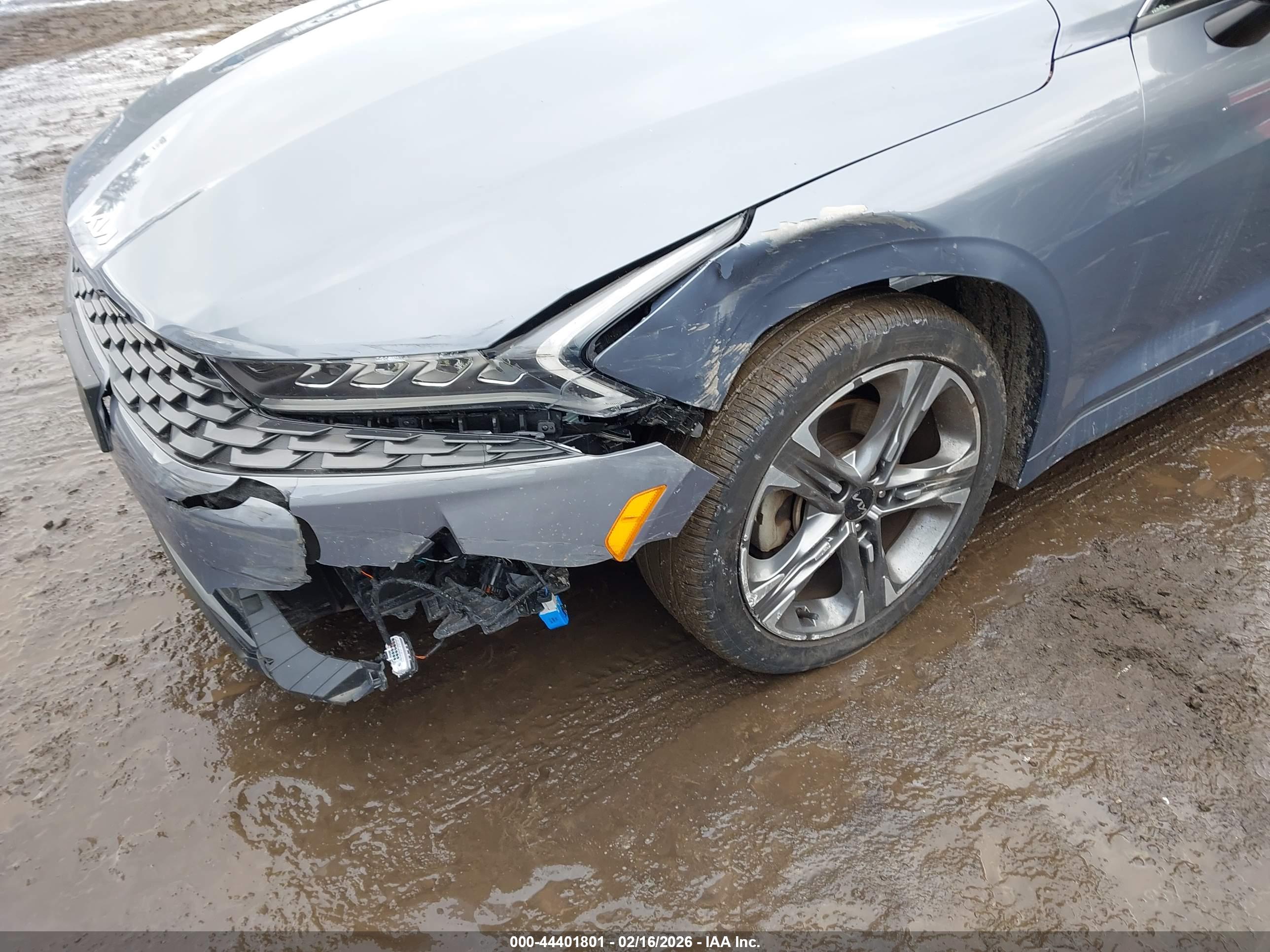 KIA K5 image 6