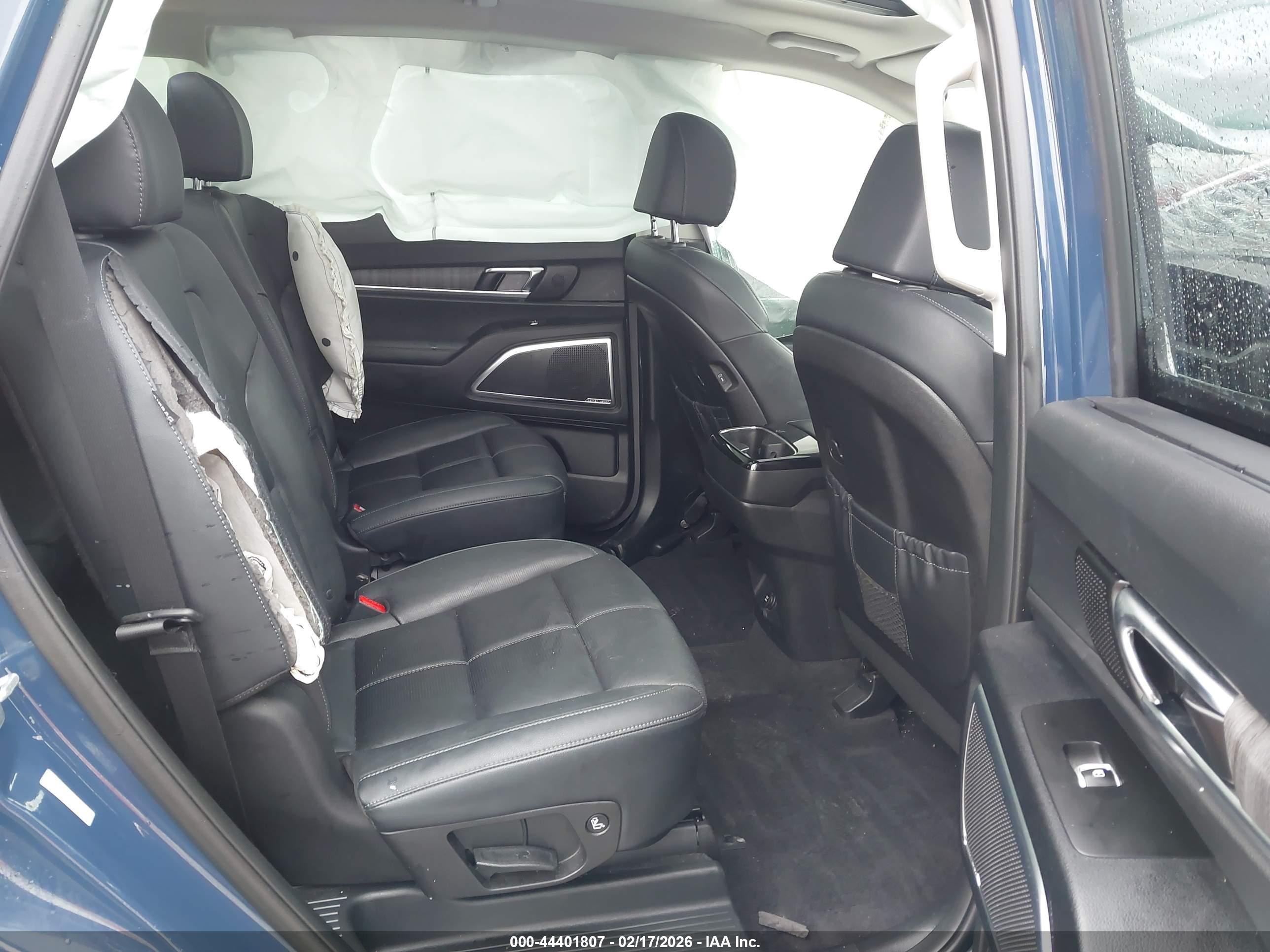 KIA TELLURIDE image 8