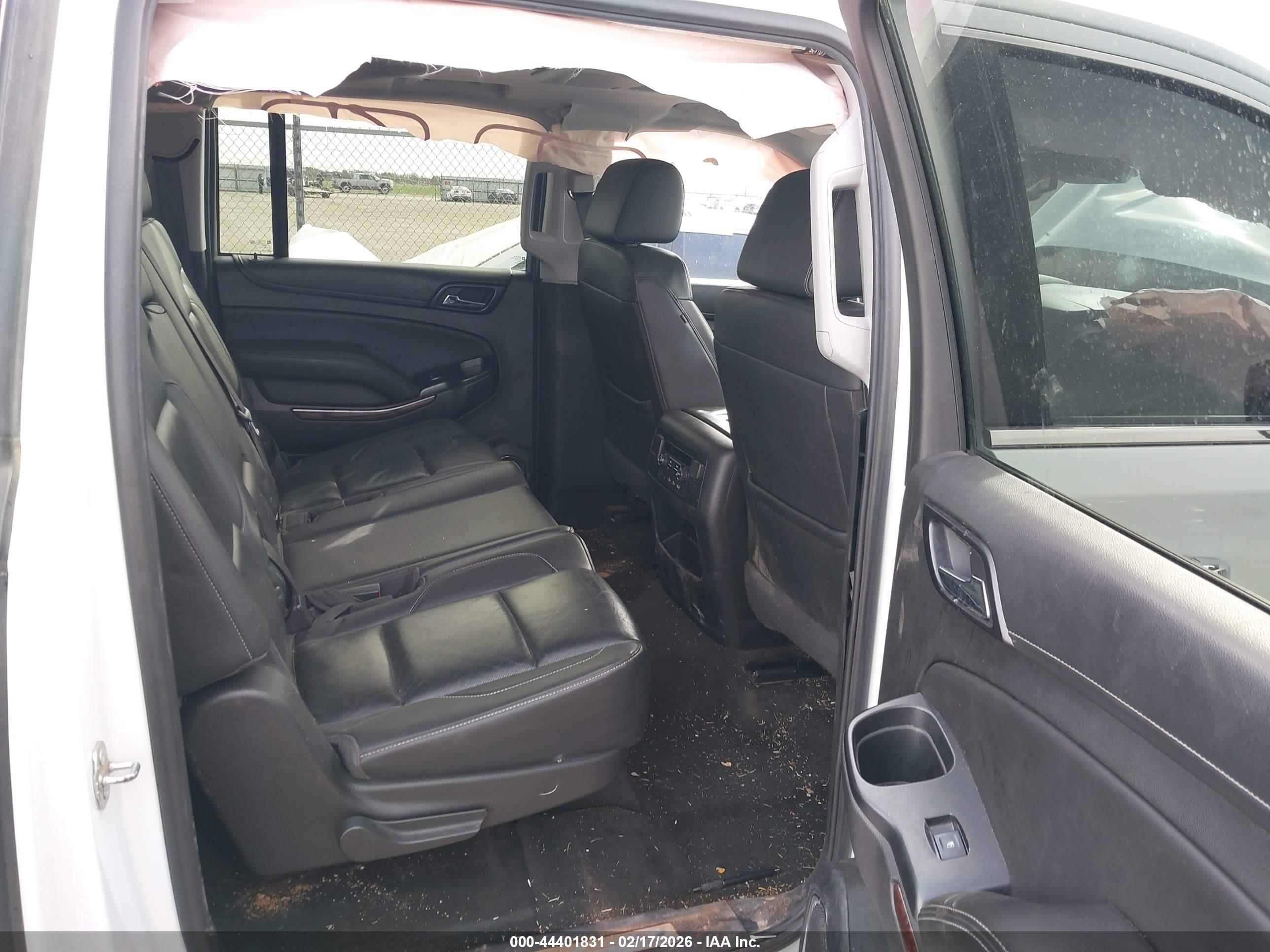 GMC YUKON image 8
