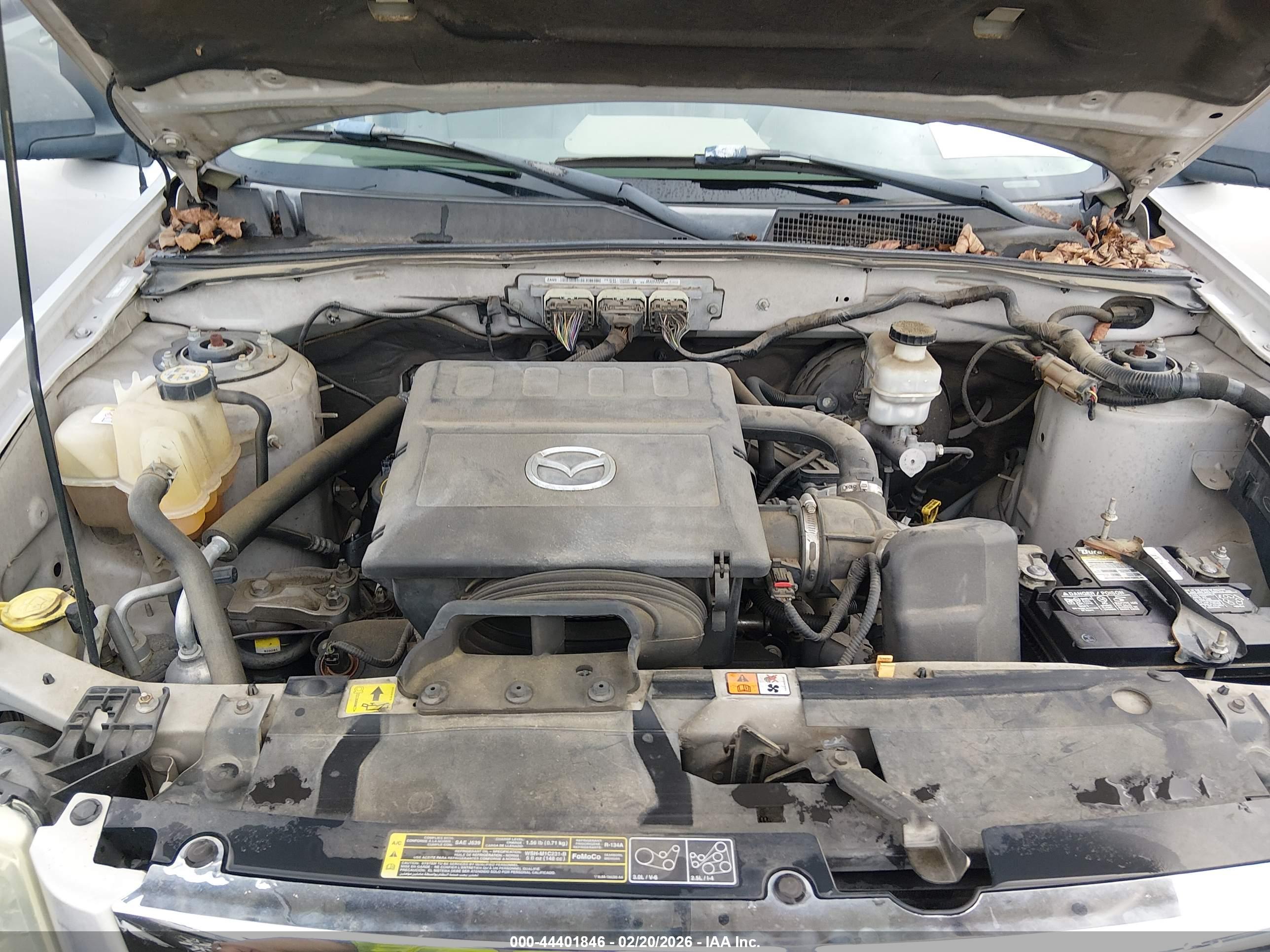 MAZDA TRIBUTE image 10