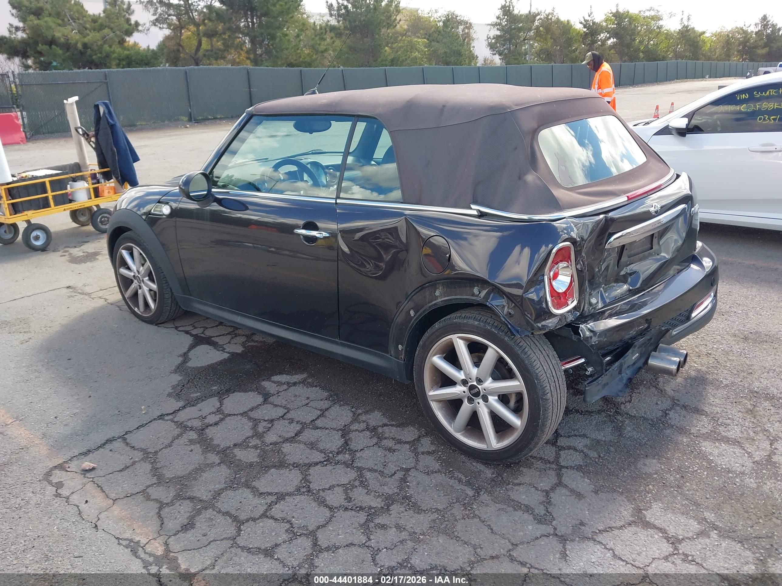 MINI COOPER image 3