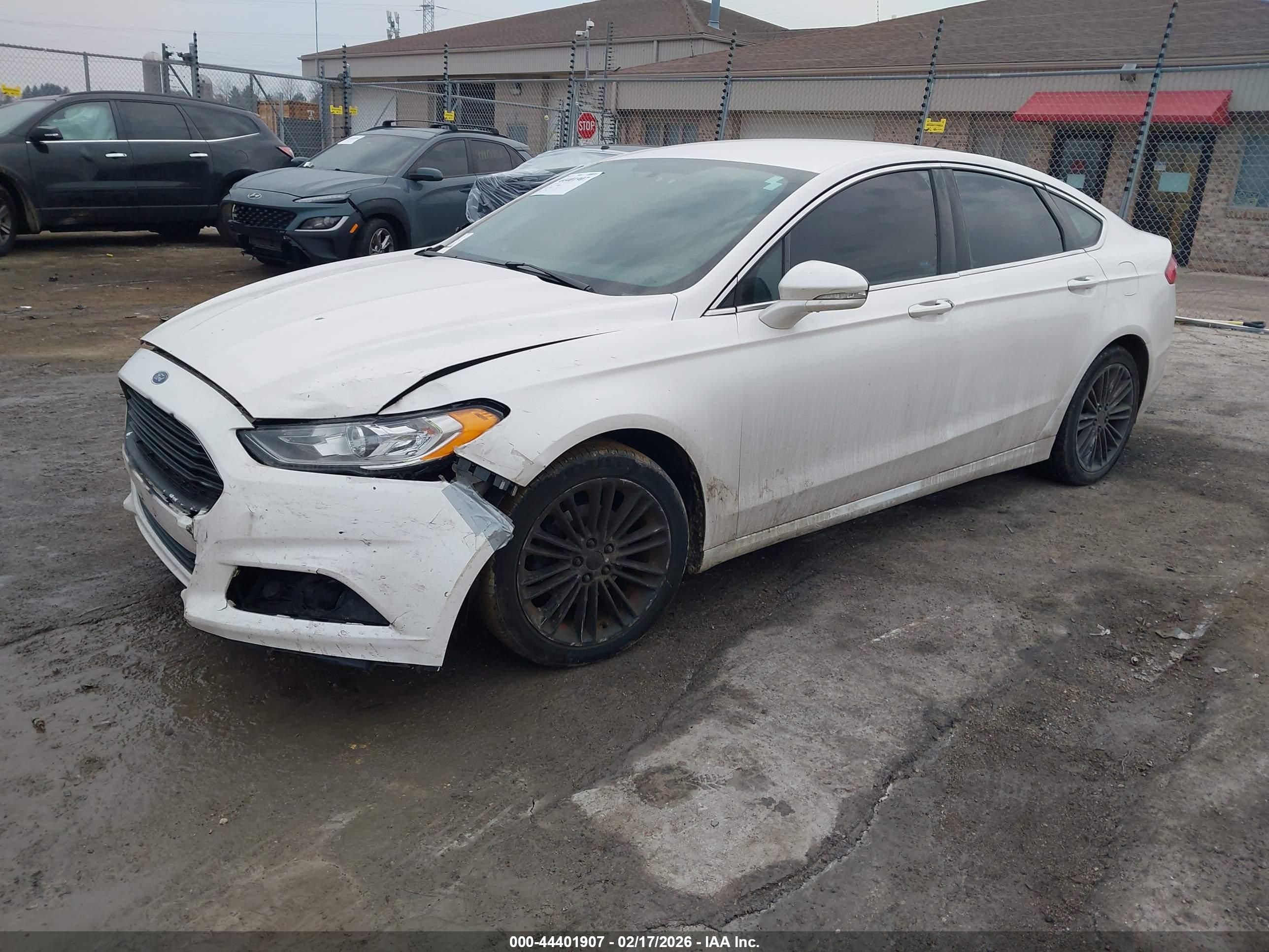 FORD FUSION image 2