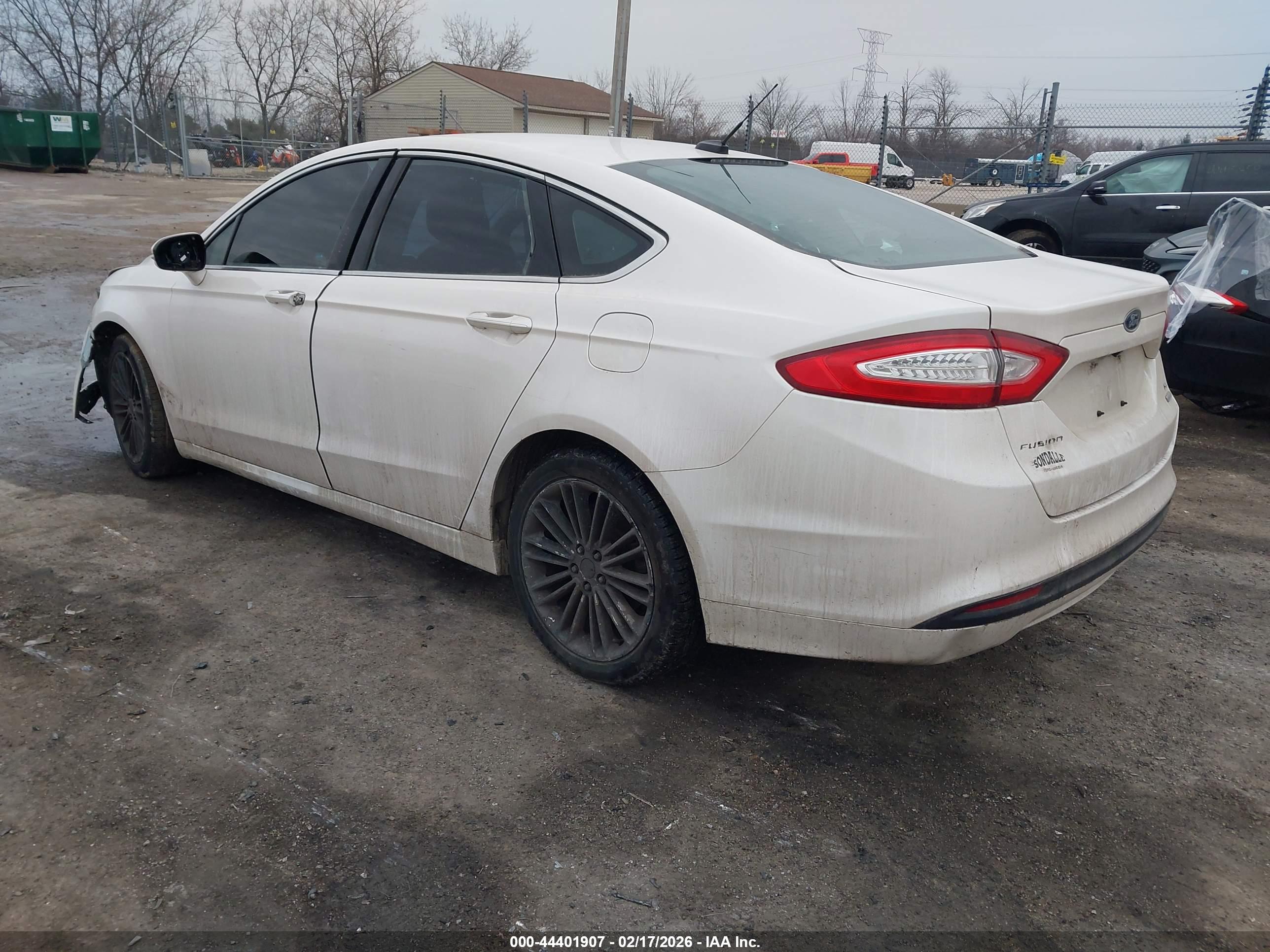 FORD FUSION image 3