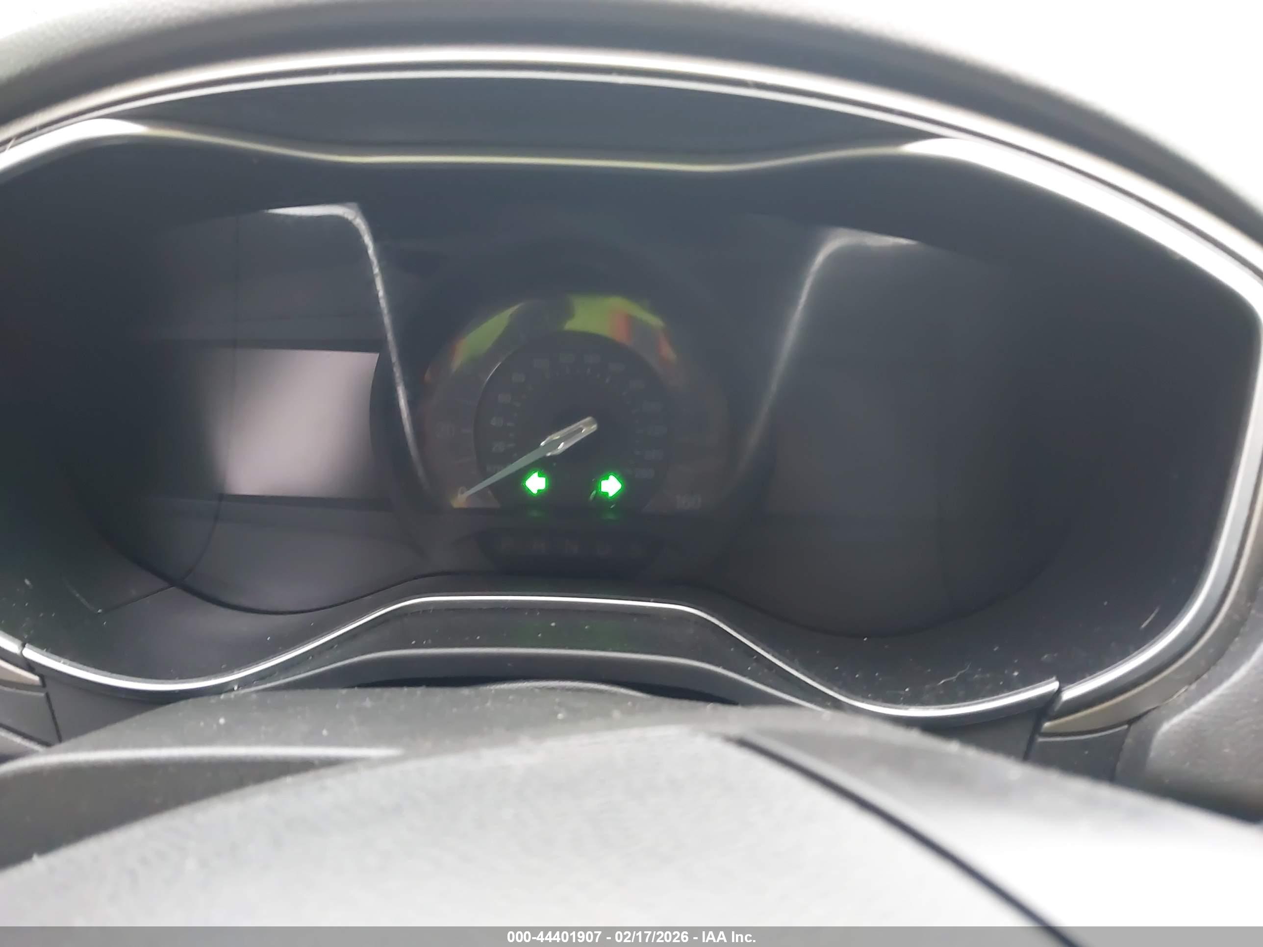 FORD FUSION image 7