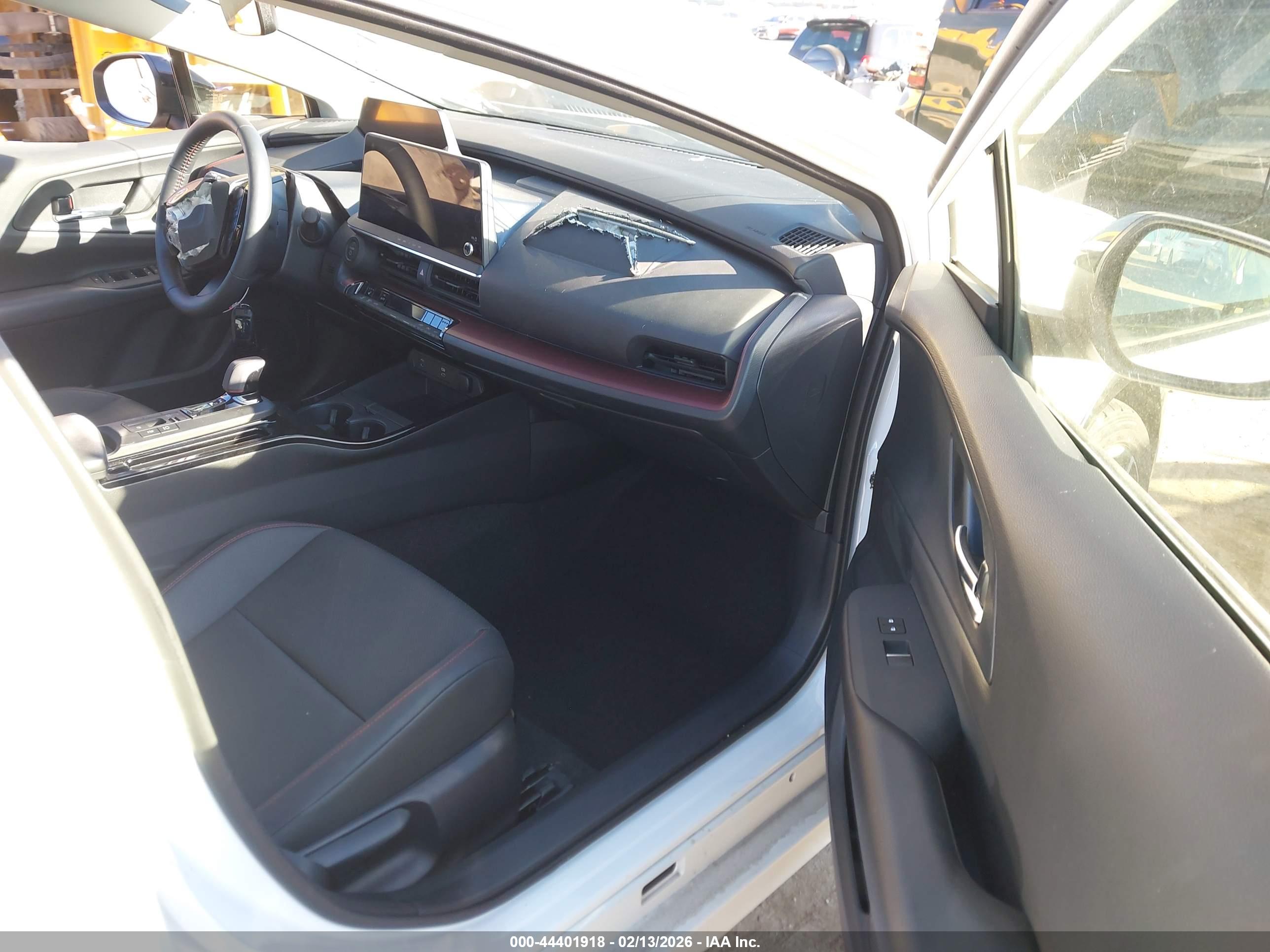 TOYOTA PRIUS image 5