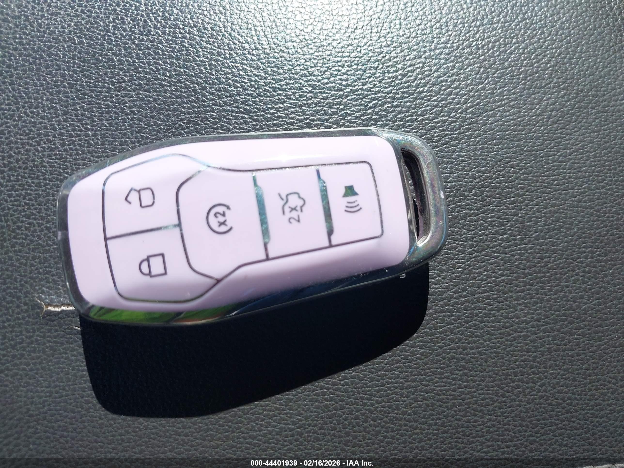 FORD FUSION image 11