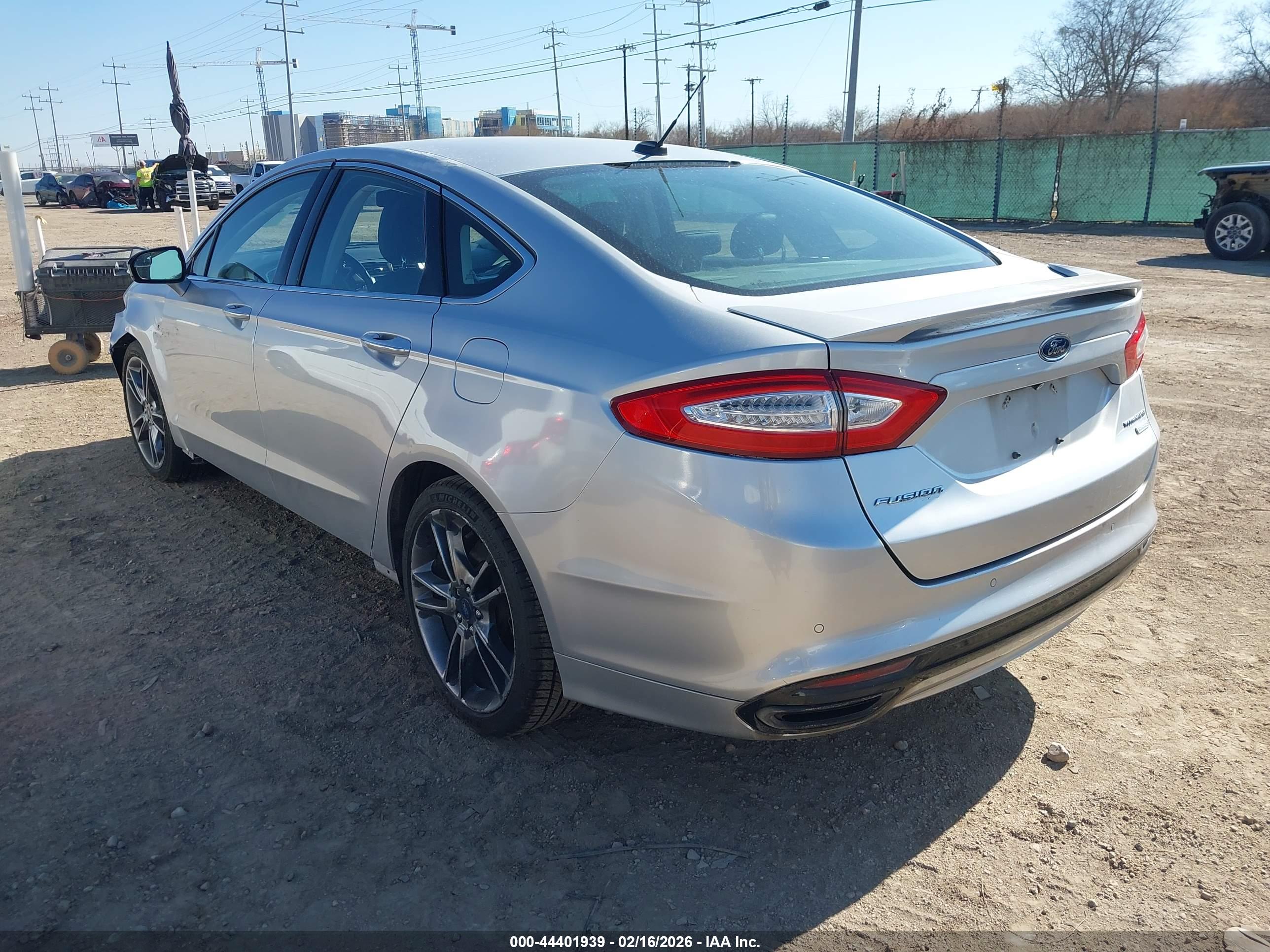 FORD FUSION image 3