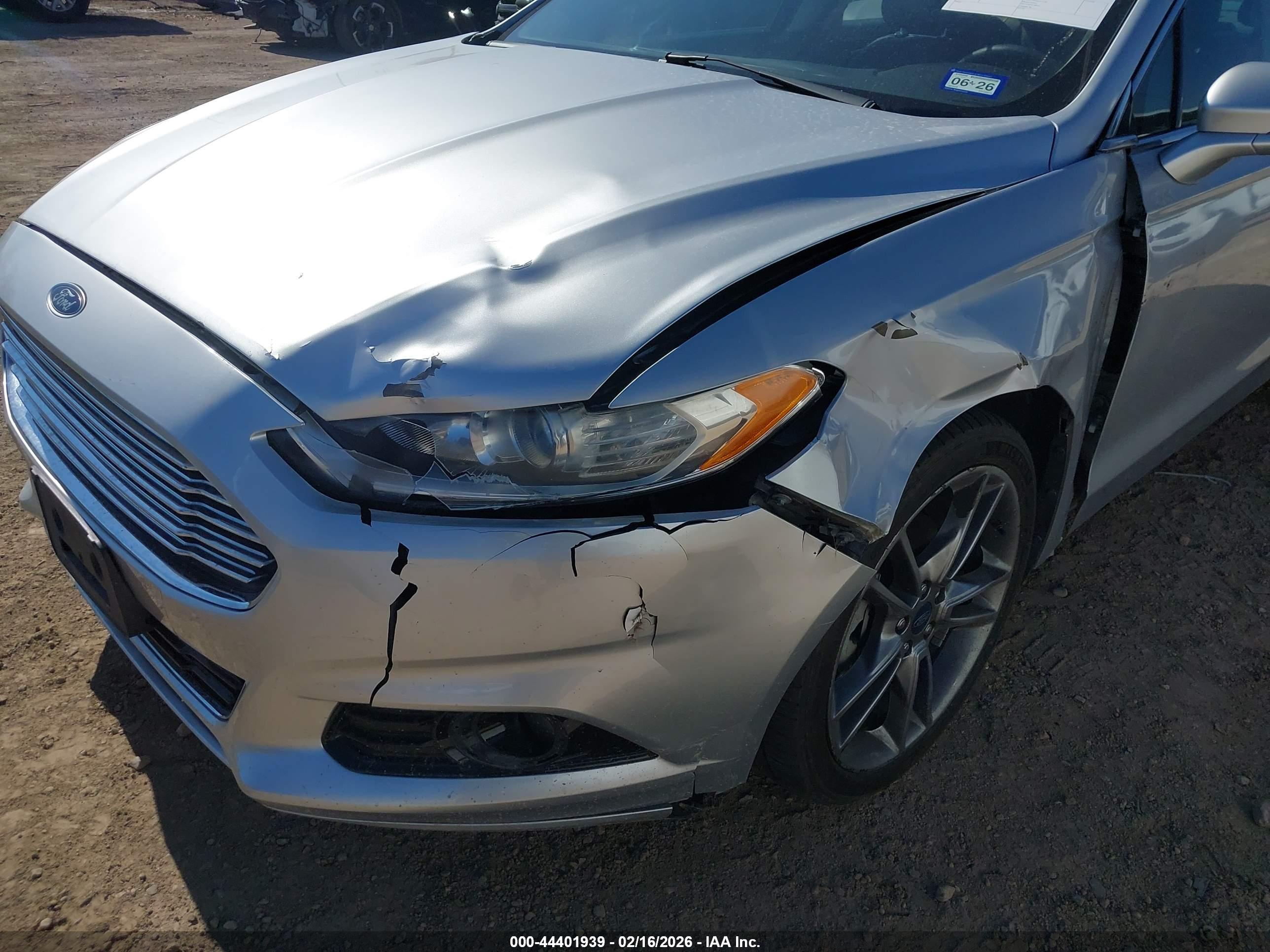 FORD FUSION image 6