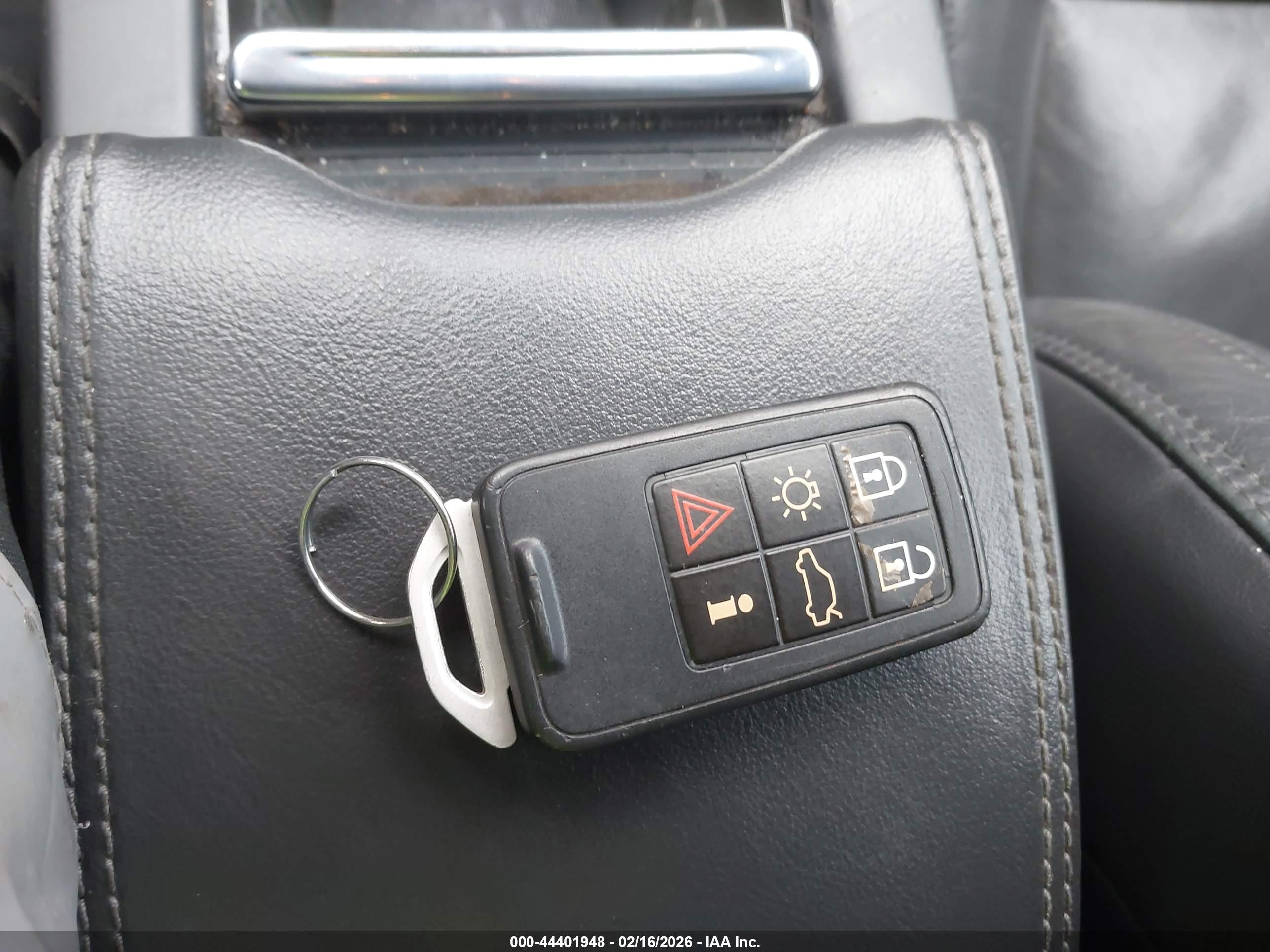 VOLVO S60 image 11