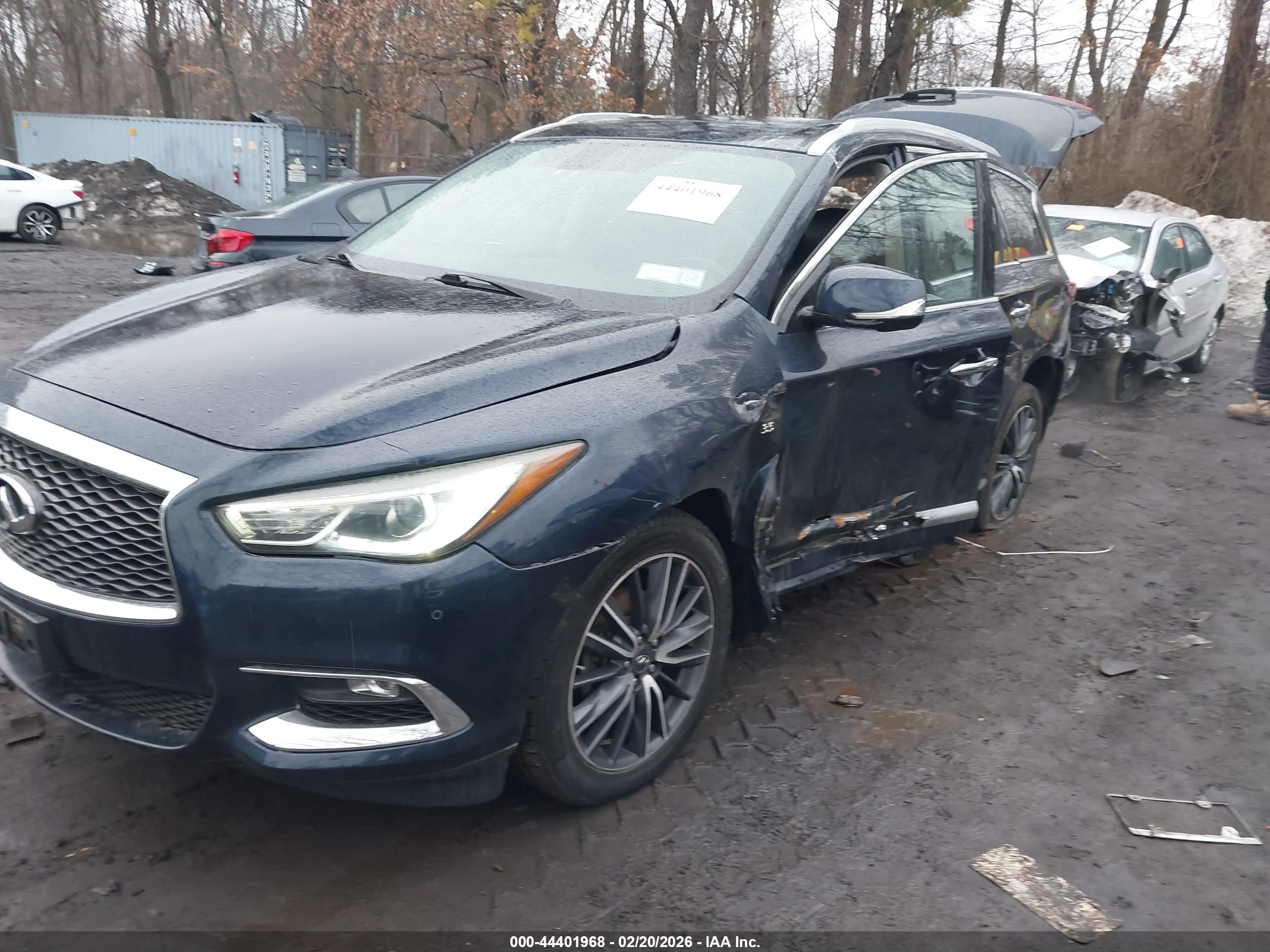 INFINITI QX60 image 2