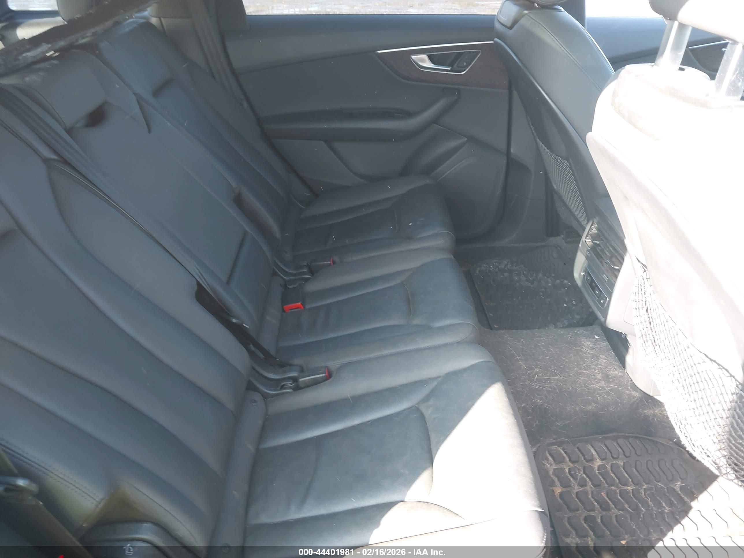 AUDI Q7 image 8