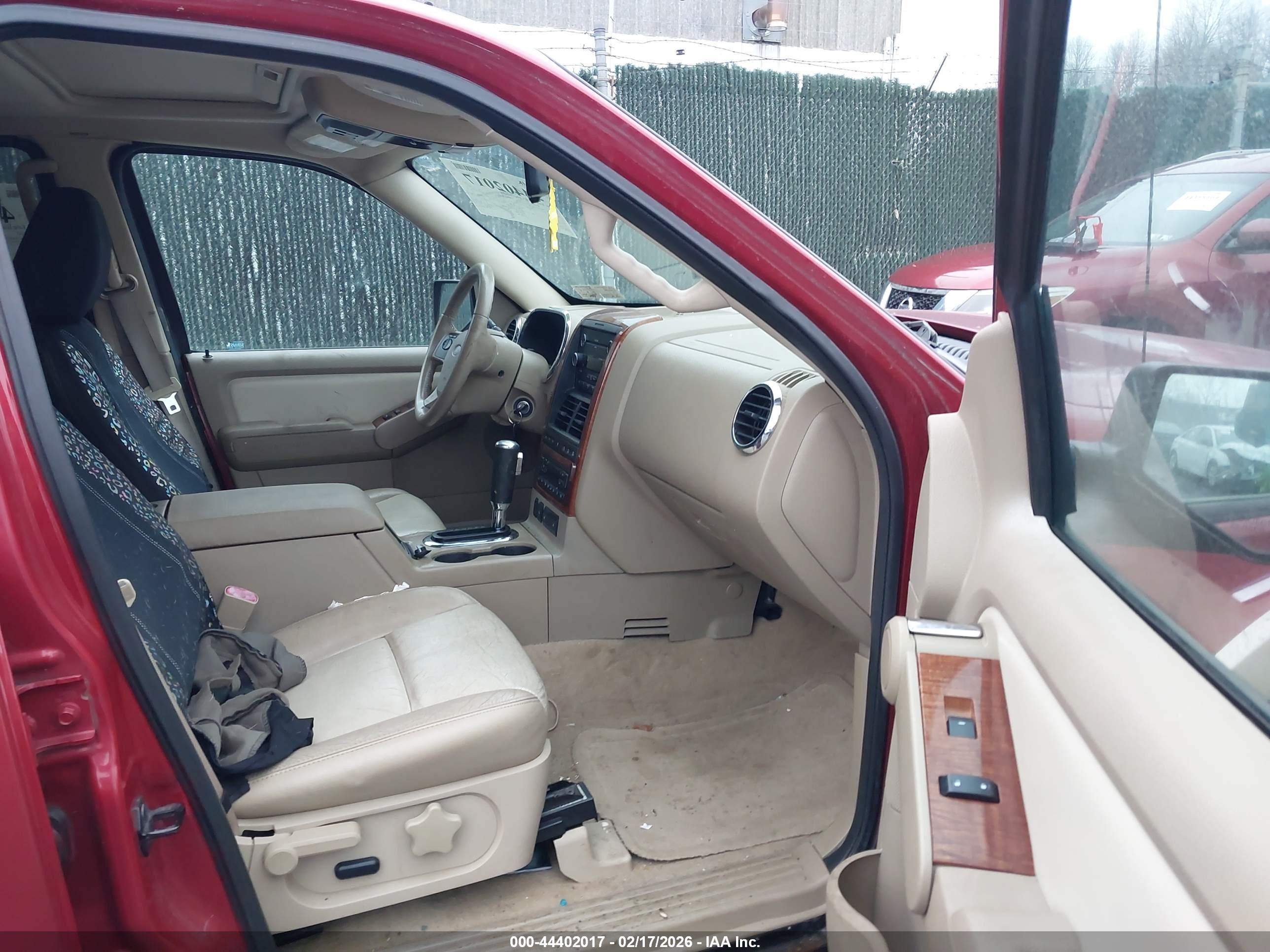 FORD EXPLORER image 5