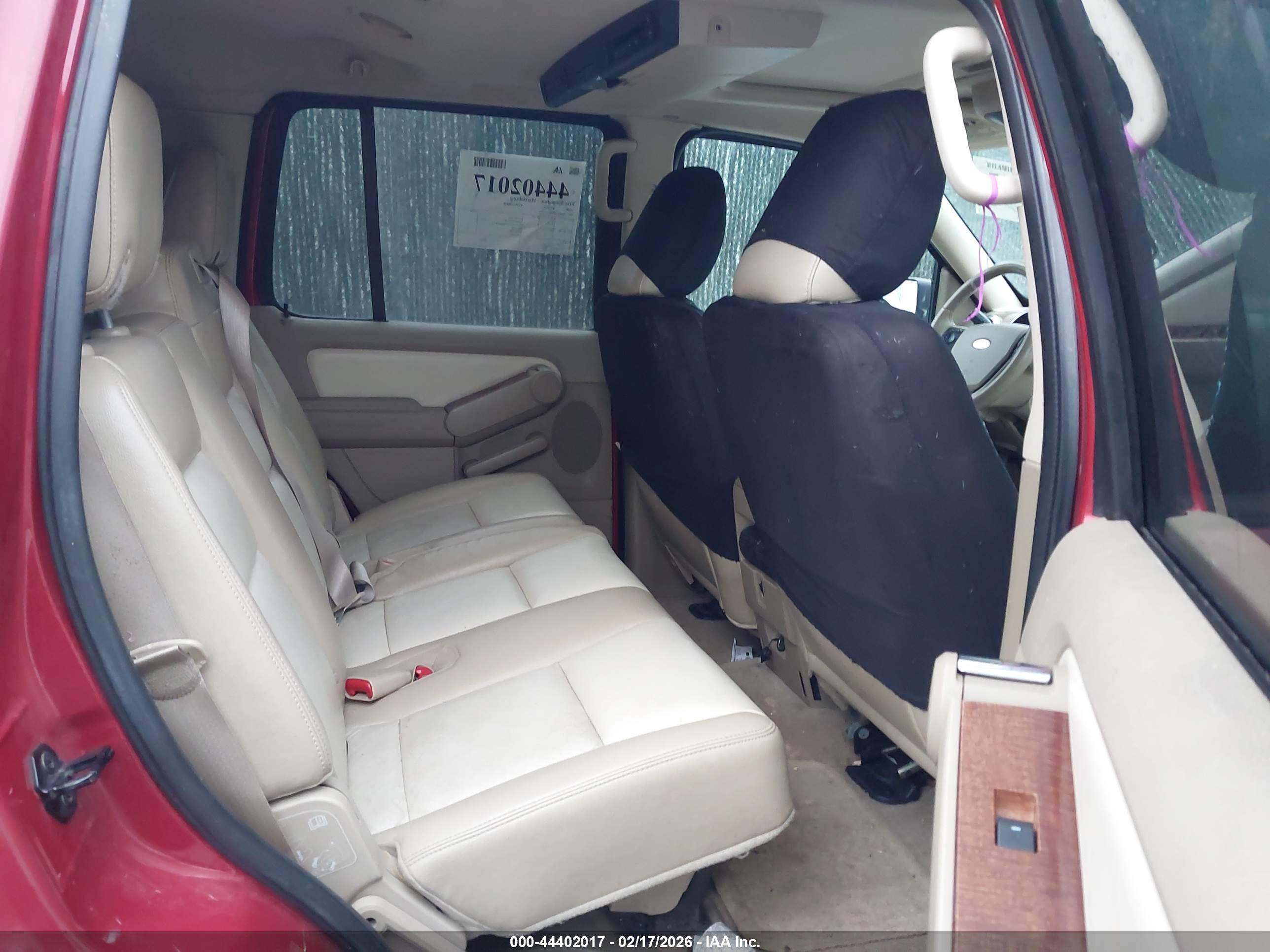FORD EXPLORER image 8