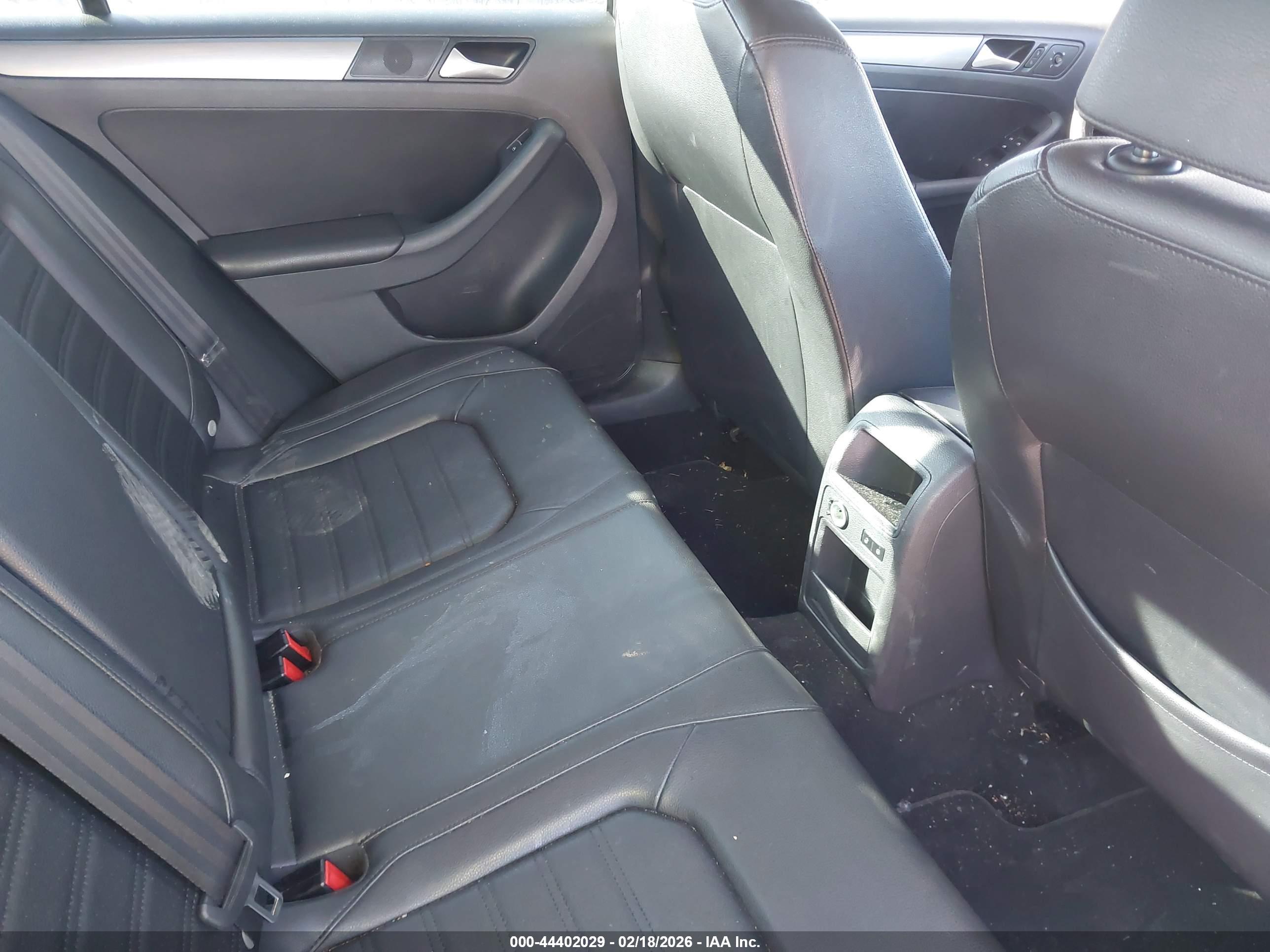 VOLKSWAGEN JETTA image 8