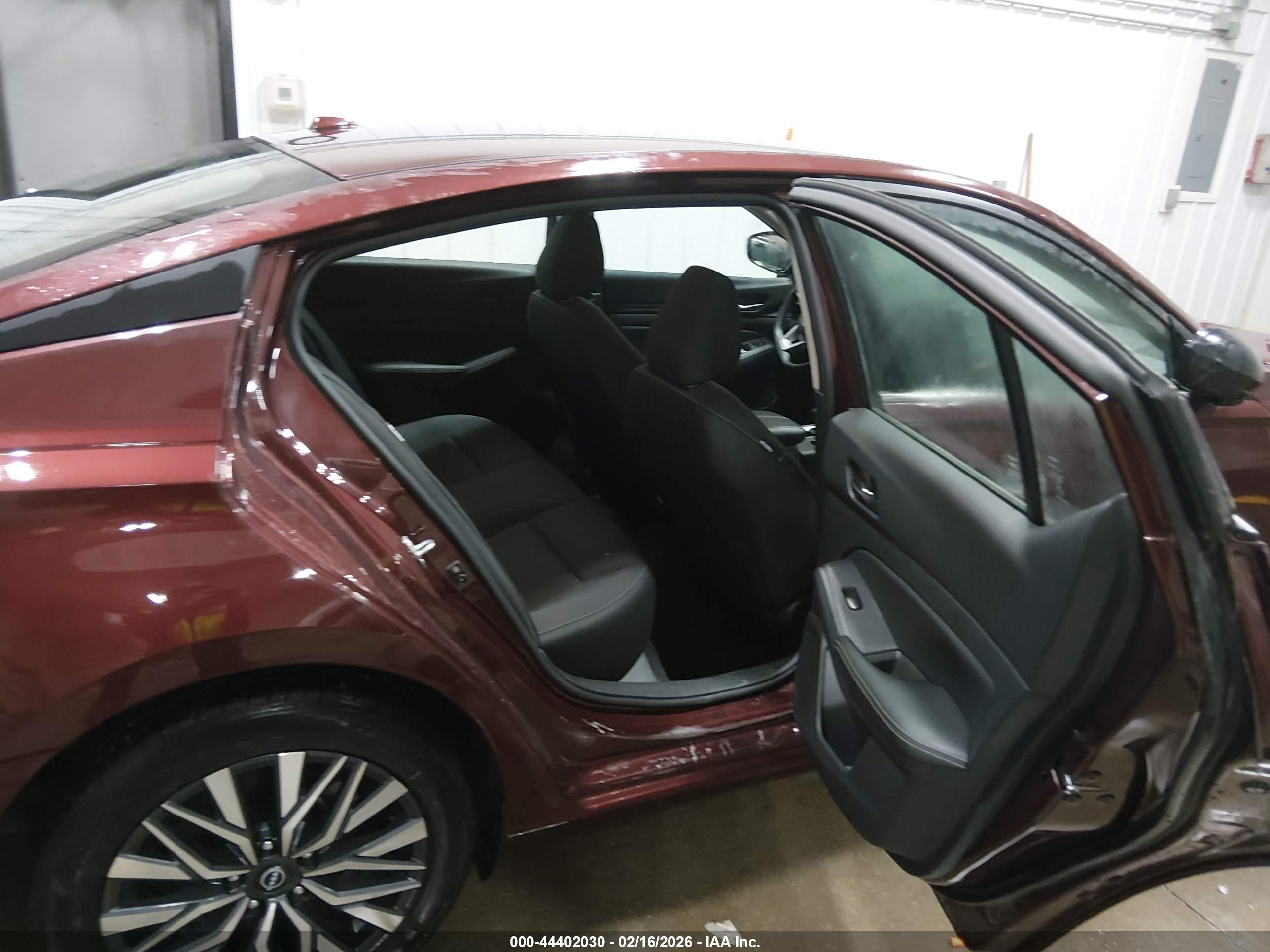 NISSAN ALTIMA image 8
