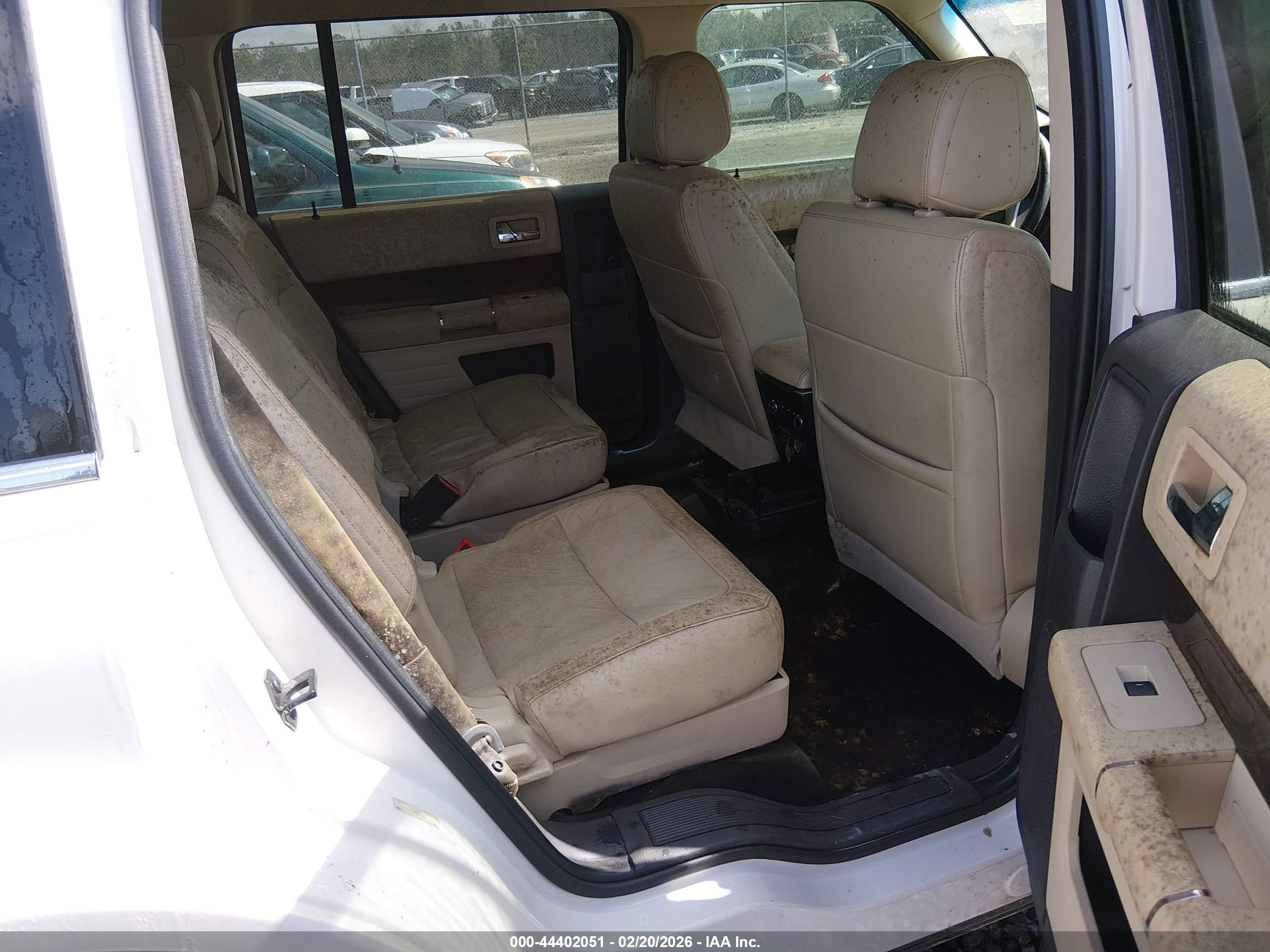 FORD FLEX image 8