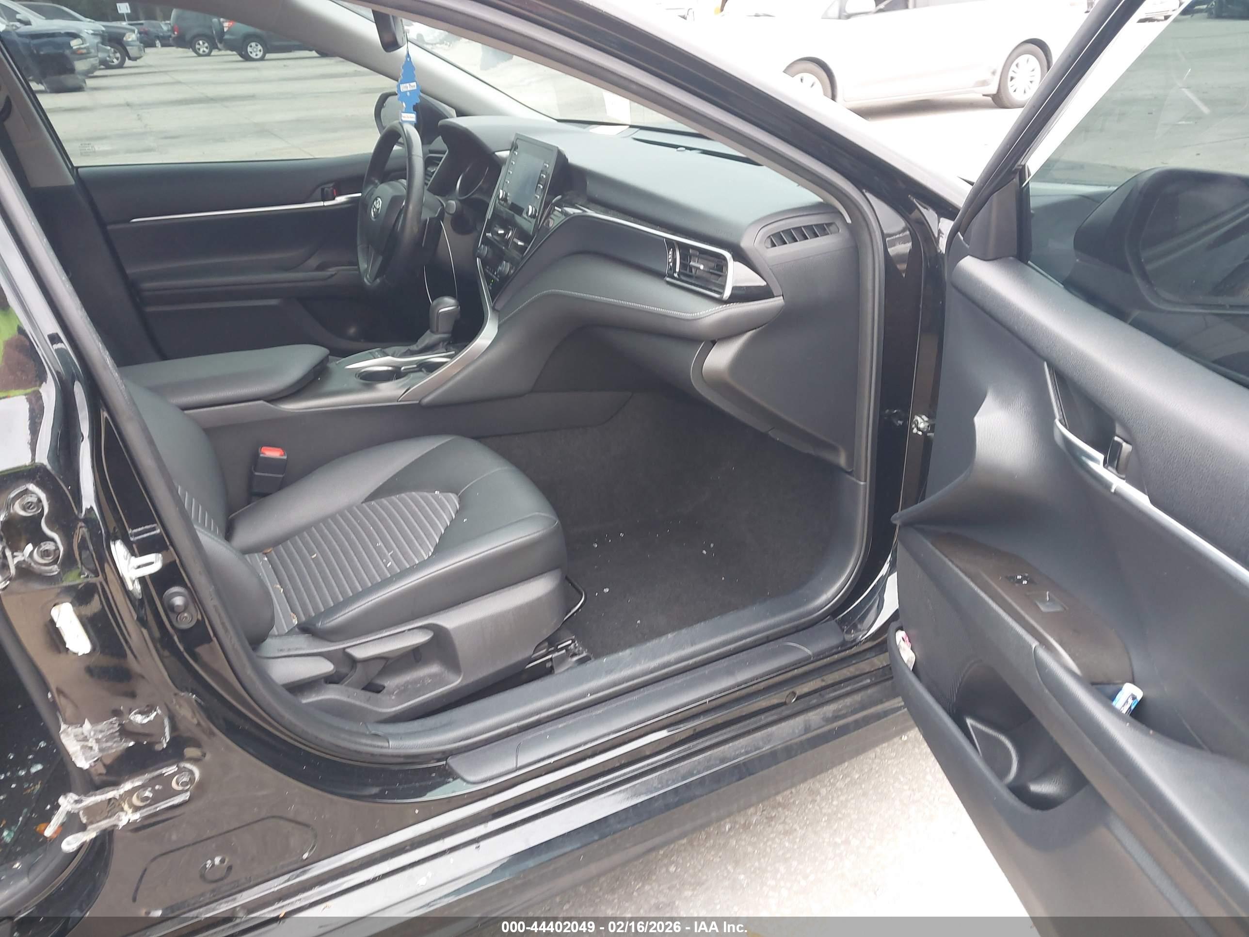 TOYOTA CAMRY image 5