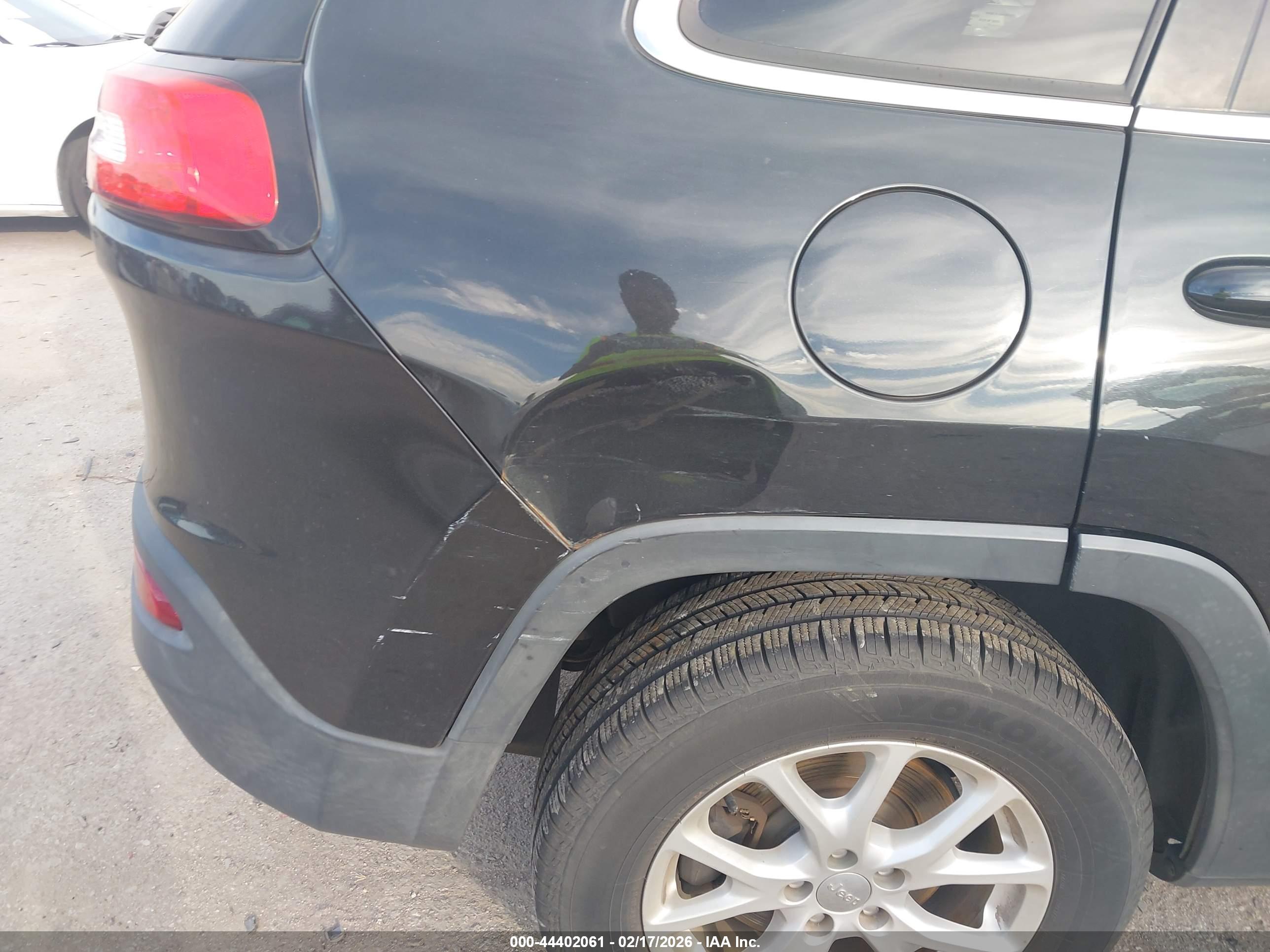 JEEP CHEROKEE image 6