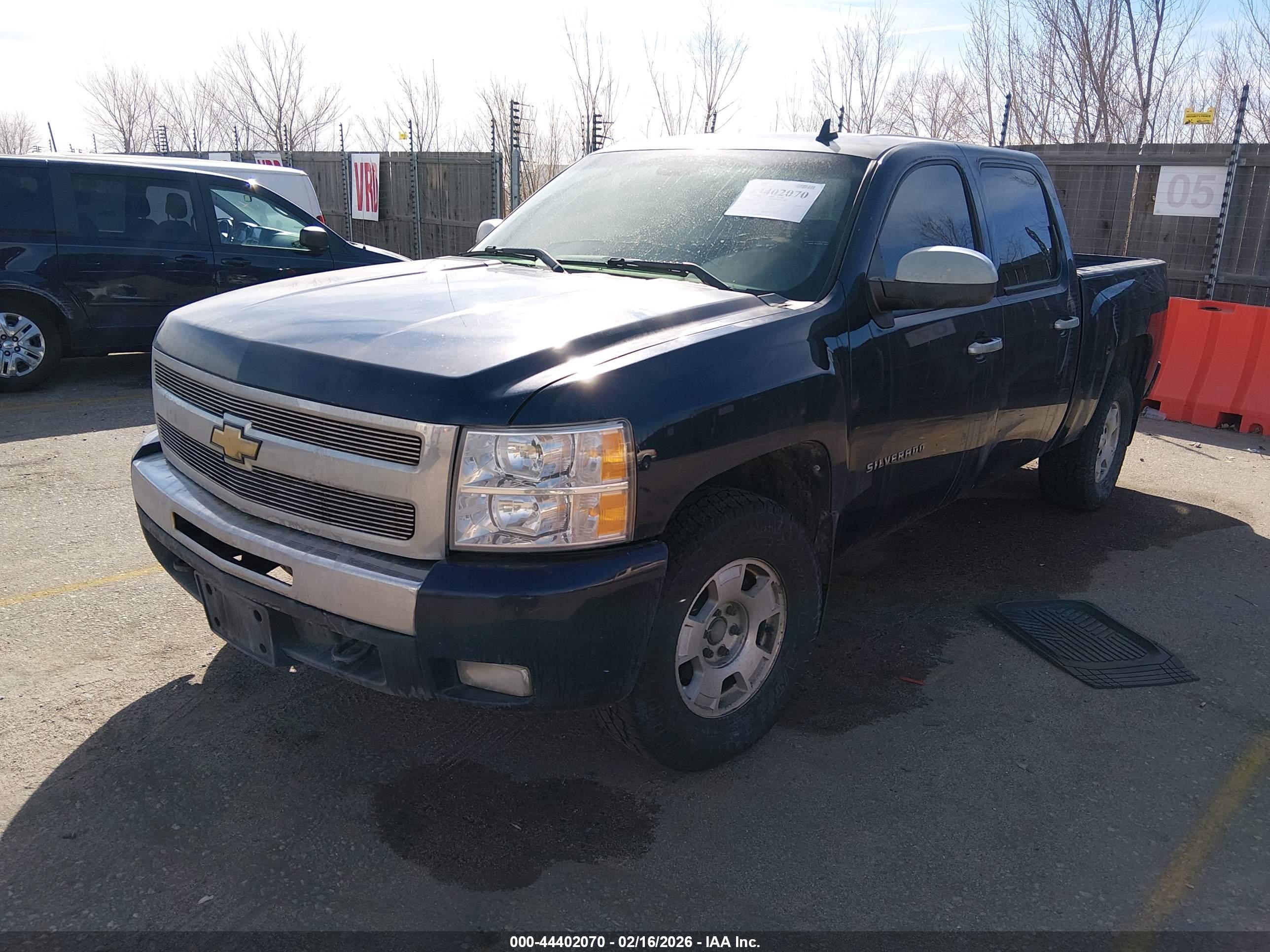 CHEVROLET SILVERADO image 2