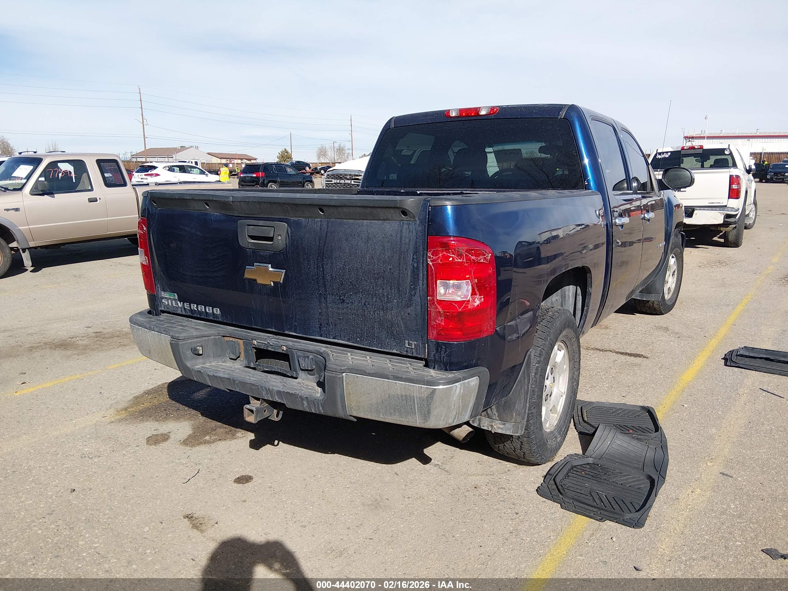 CHEVROLET SILVERADO image 4