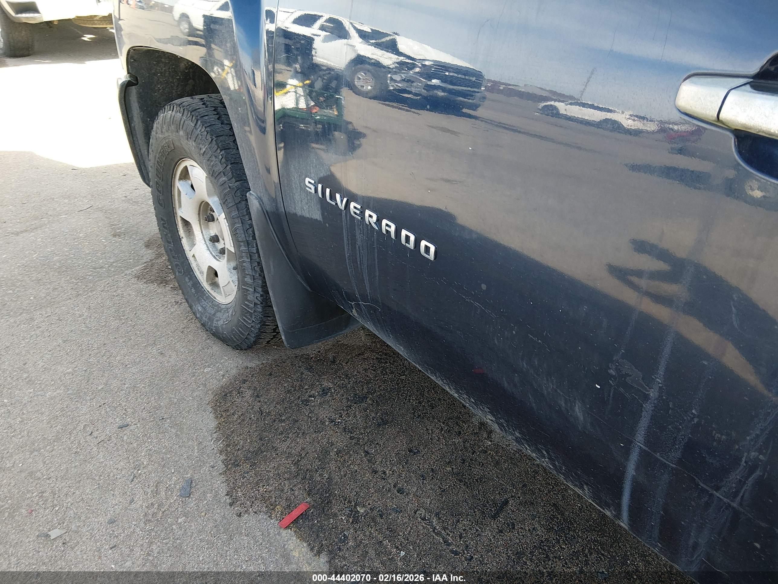 CHEVROLET SILVERADO image 6