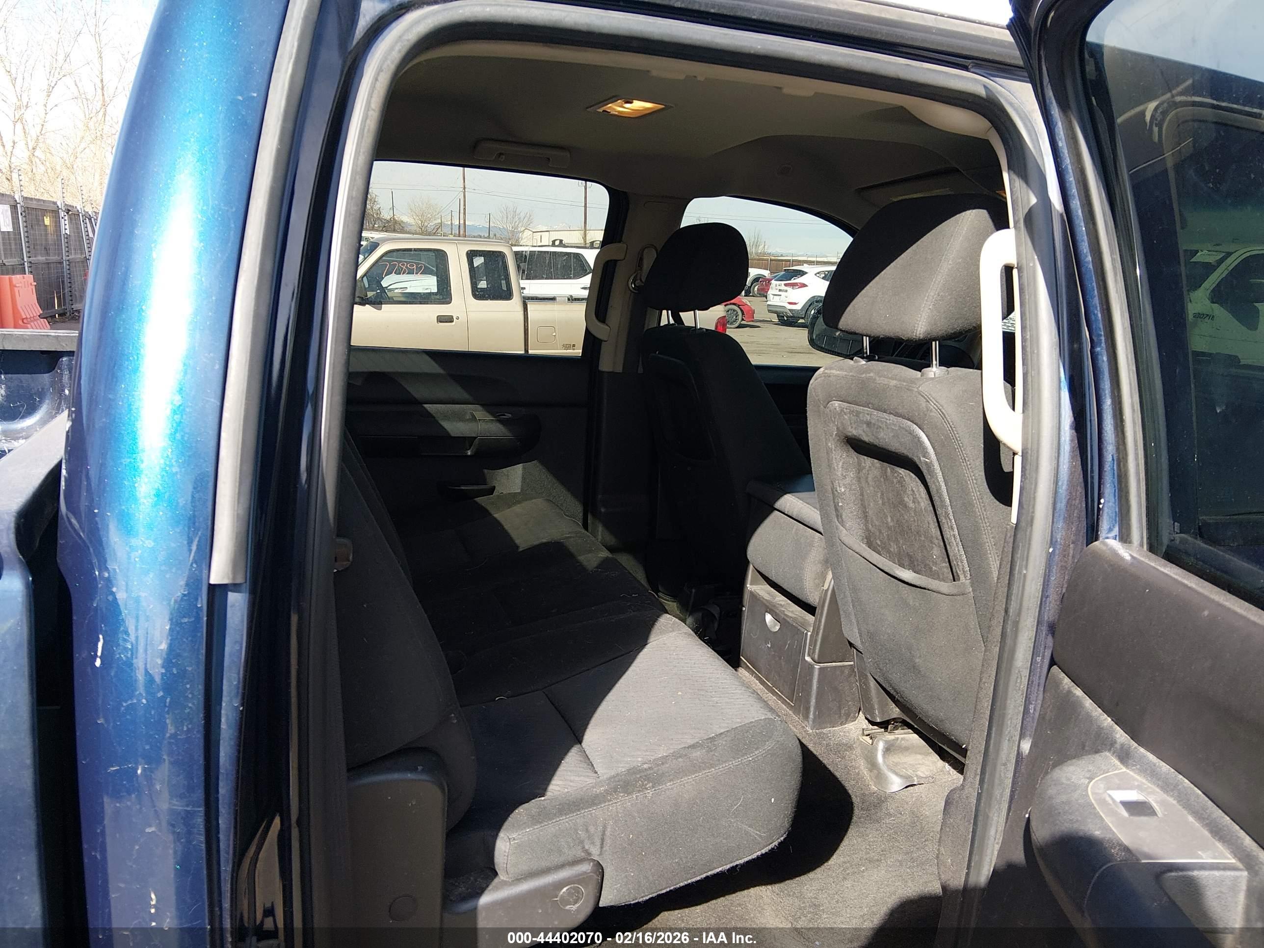 CHEVROLET SILVERADO image 8