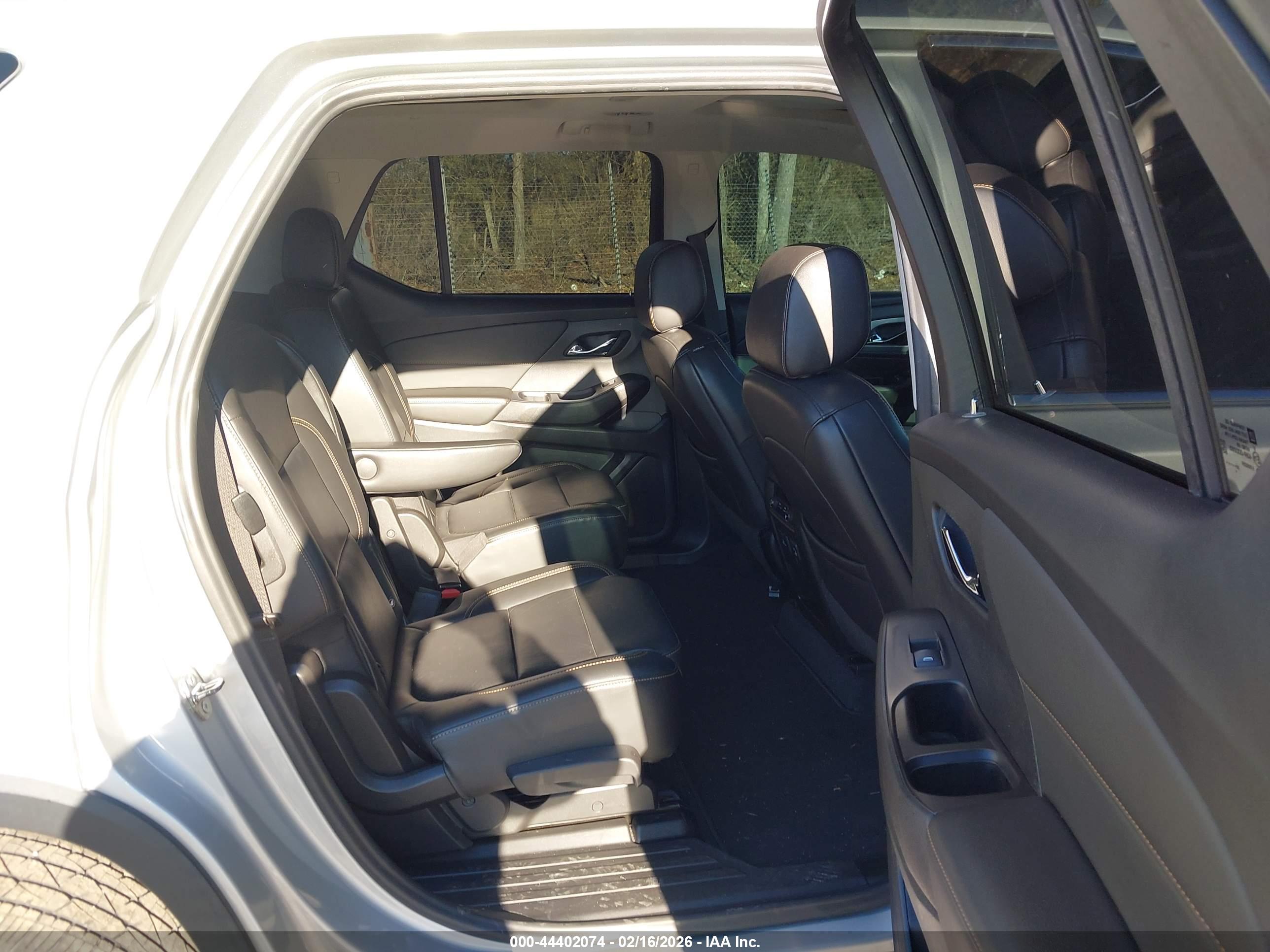 CHEVROLET TRAVERSE image 8