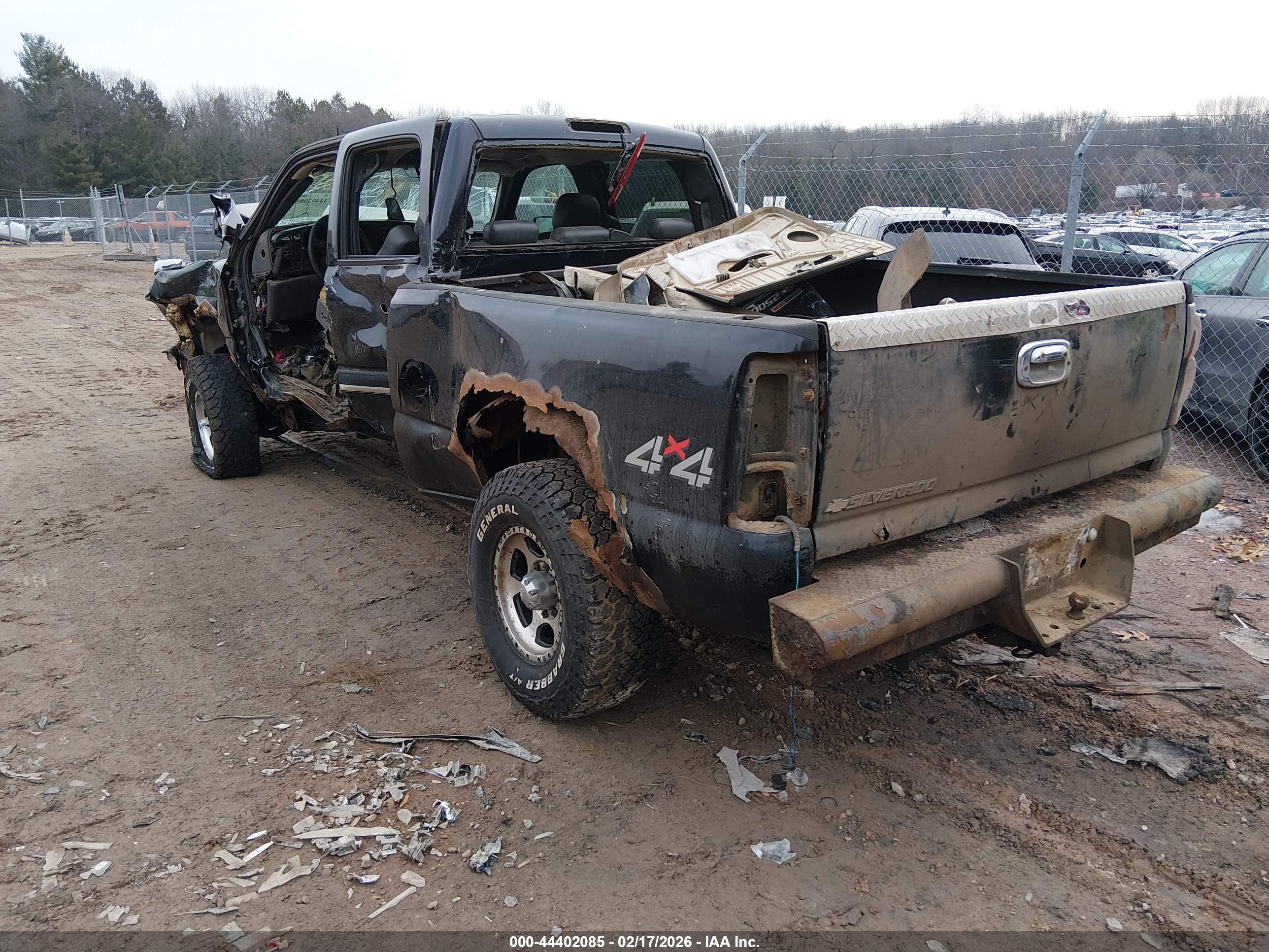 CHEVROLET SILVERADO image 3