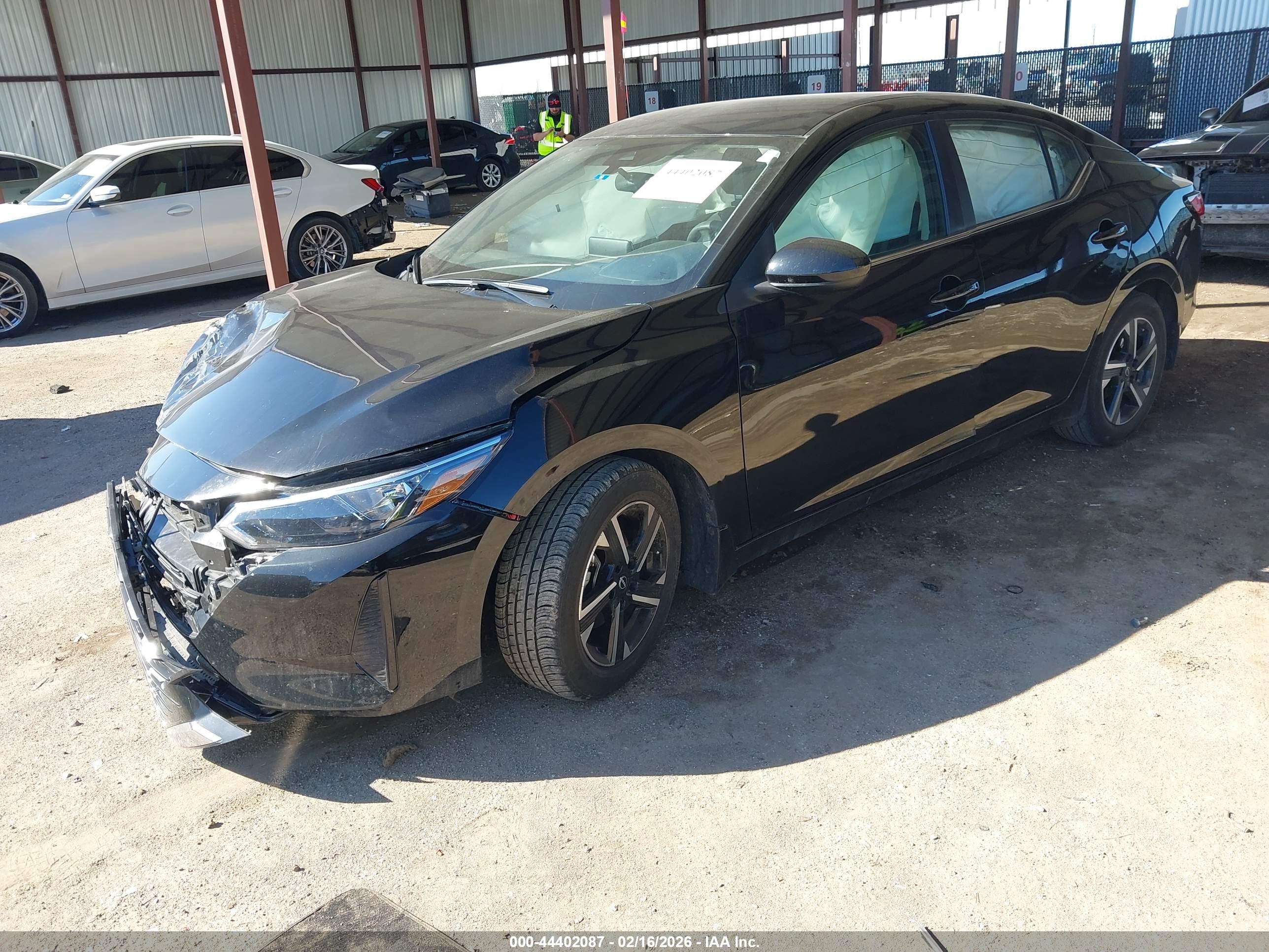 NISSAN SENTRA image 2