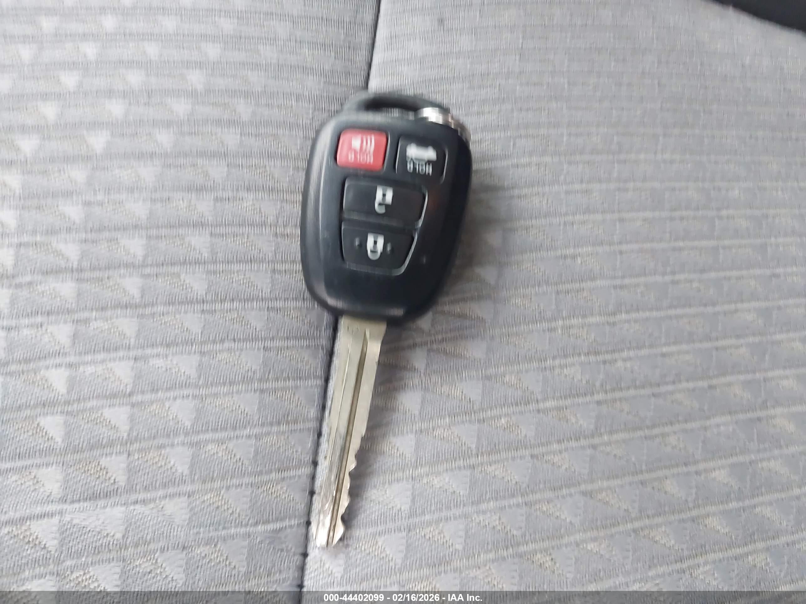TOYOTA CAMRY image 11