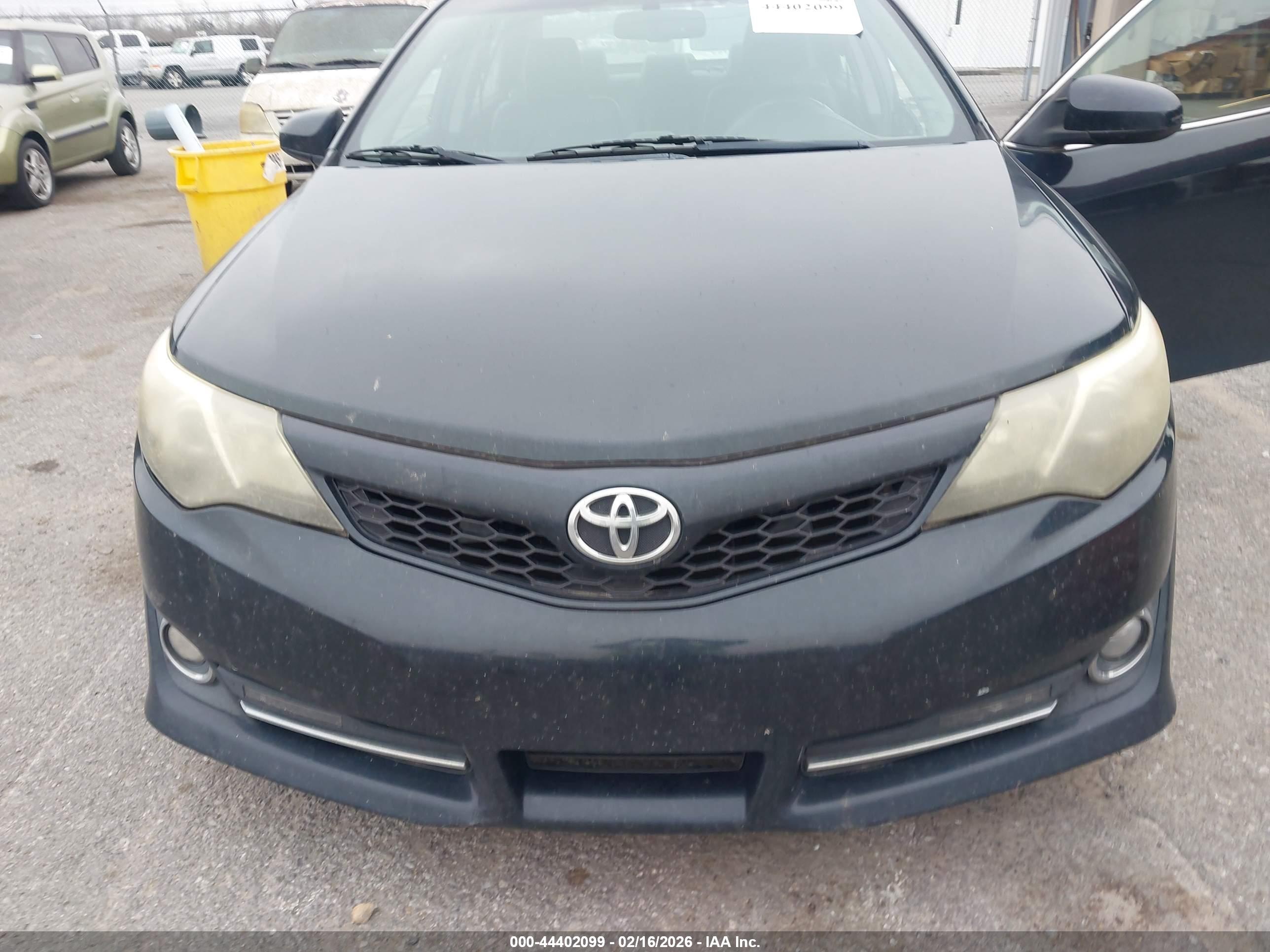 TOYOTA CAMRY image 6