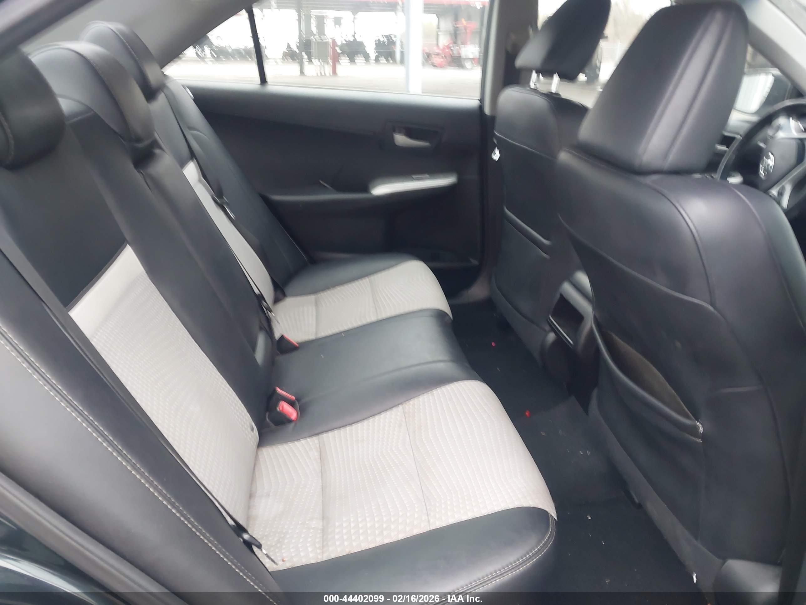 TOYOTA CAMRY image 8