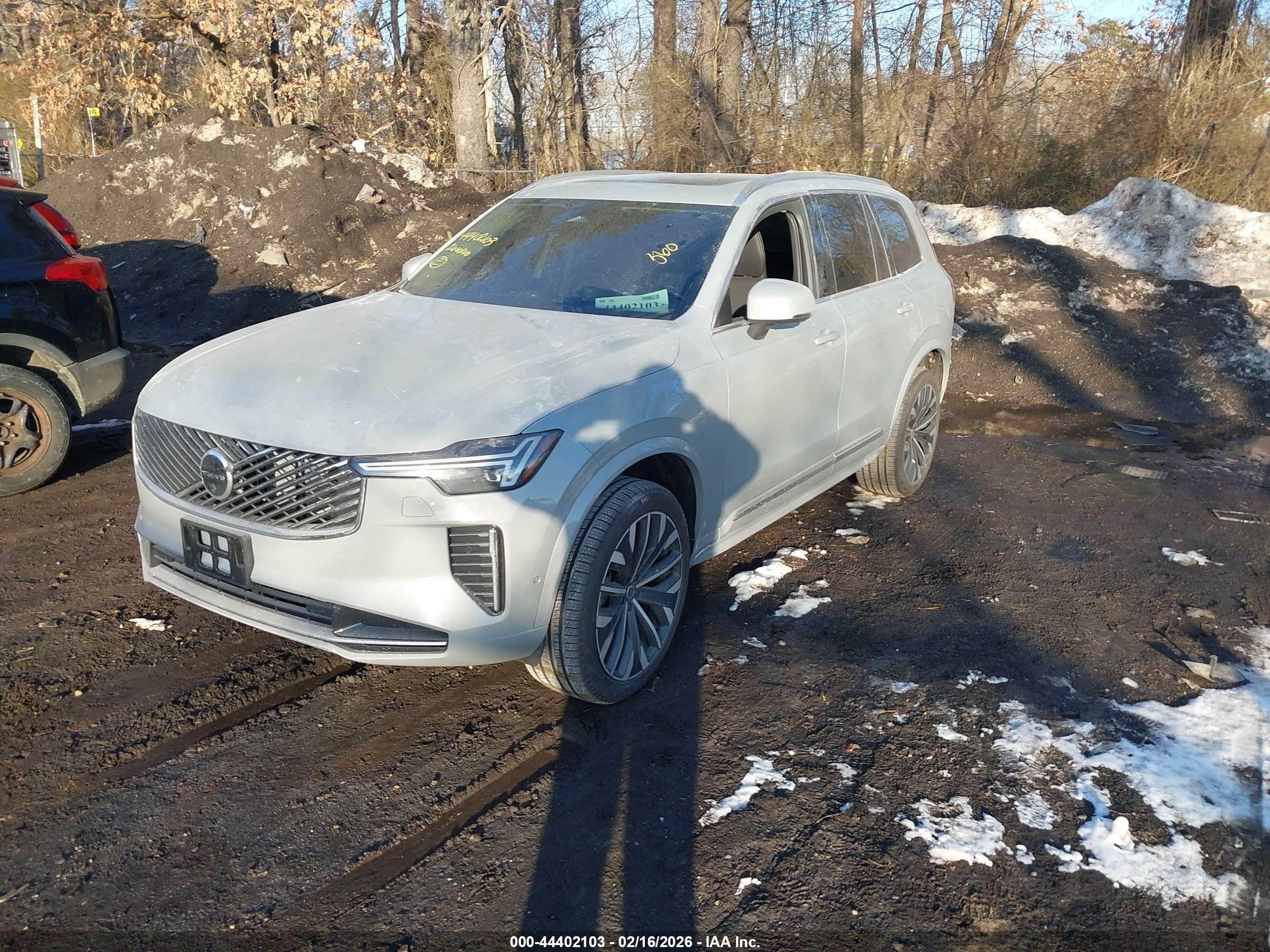 VOLVO XC90 image 2