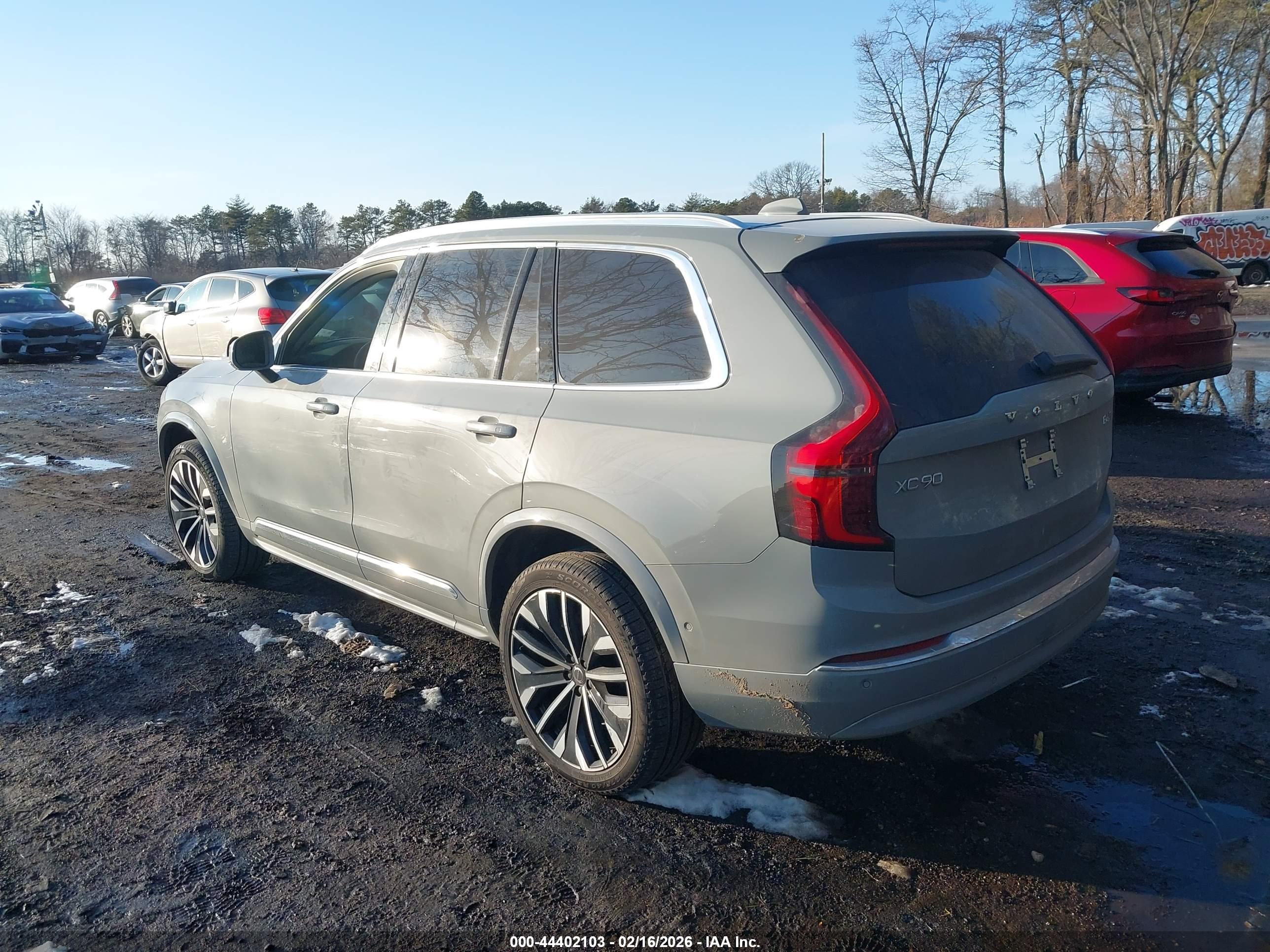 VOLVO XC90 image 3