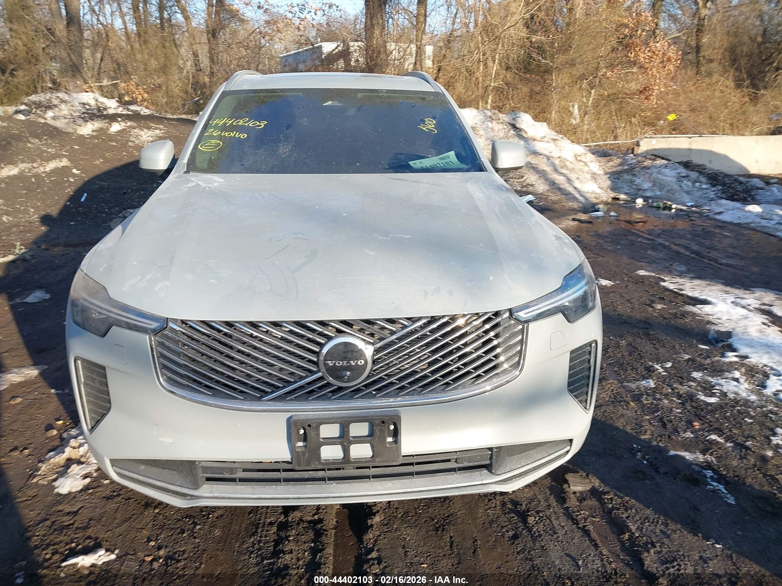 VOLVO XC90 image 6