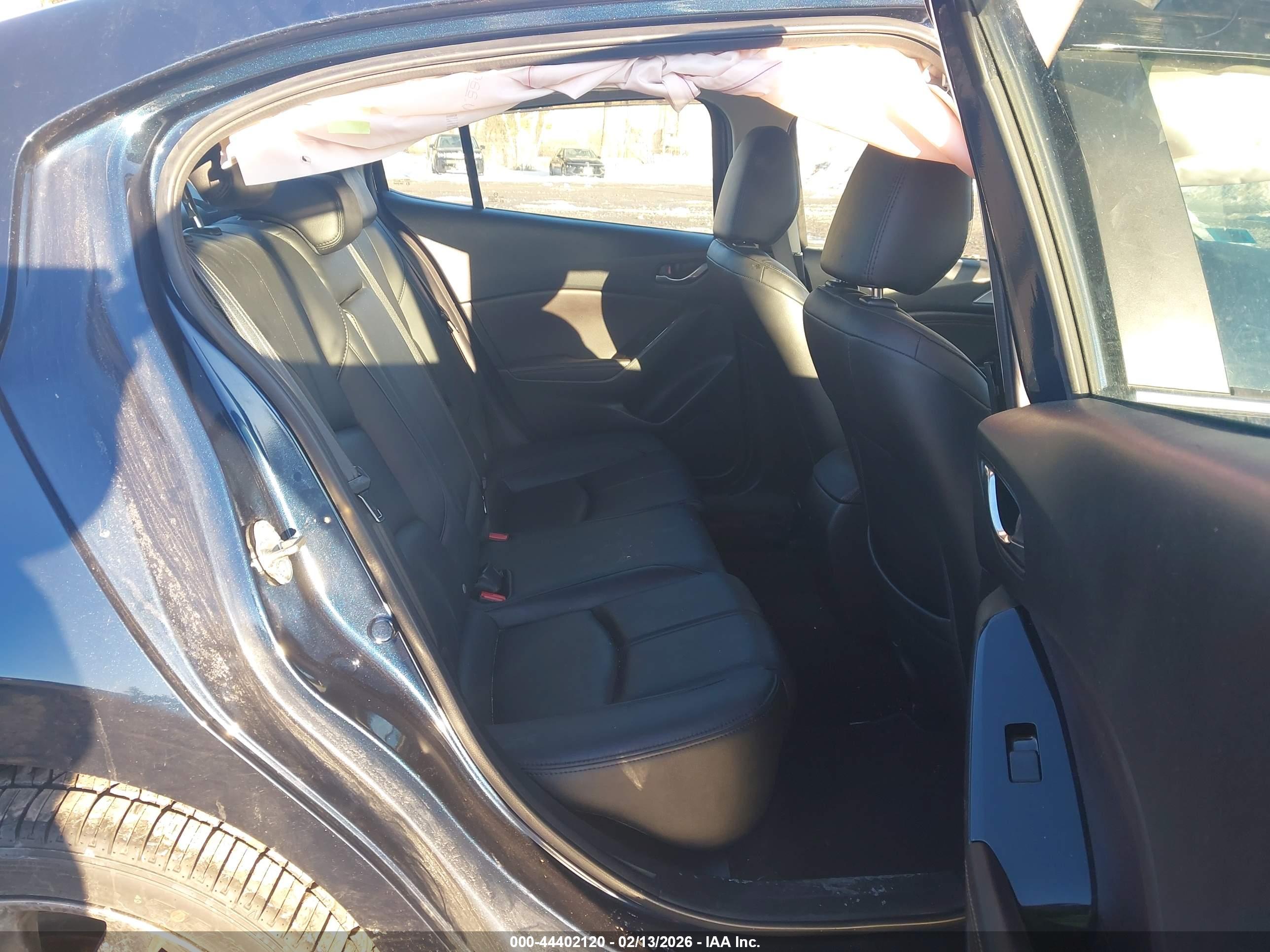 MAZDA MAZDA3 image 8