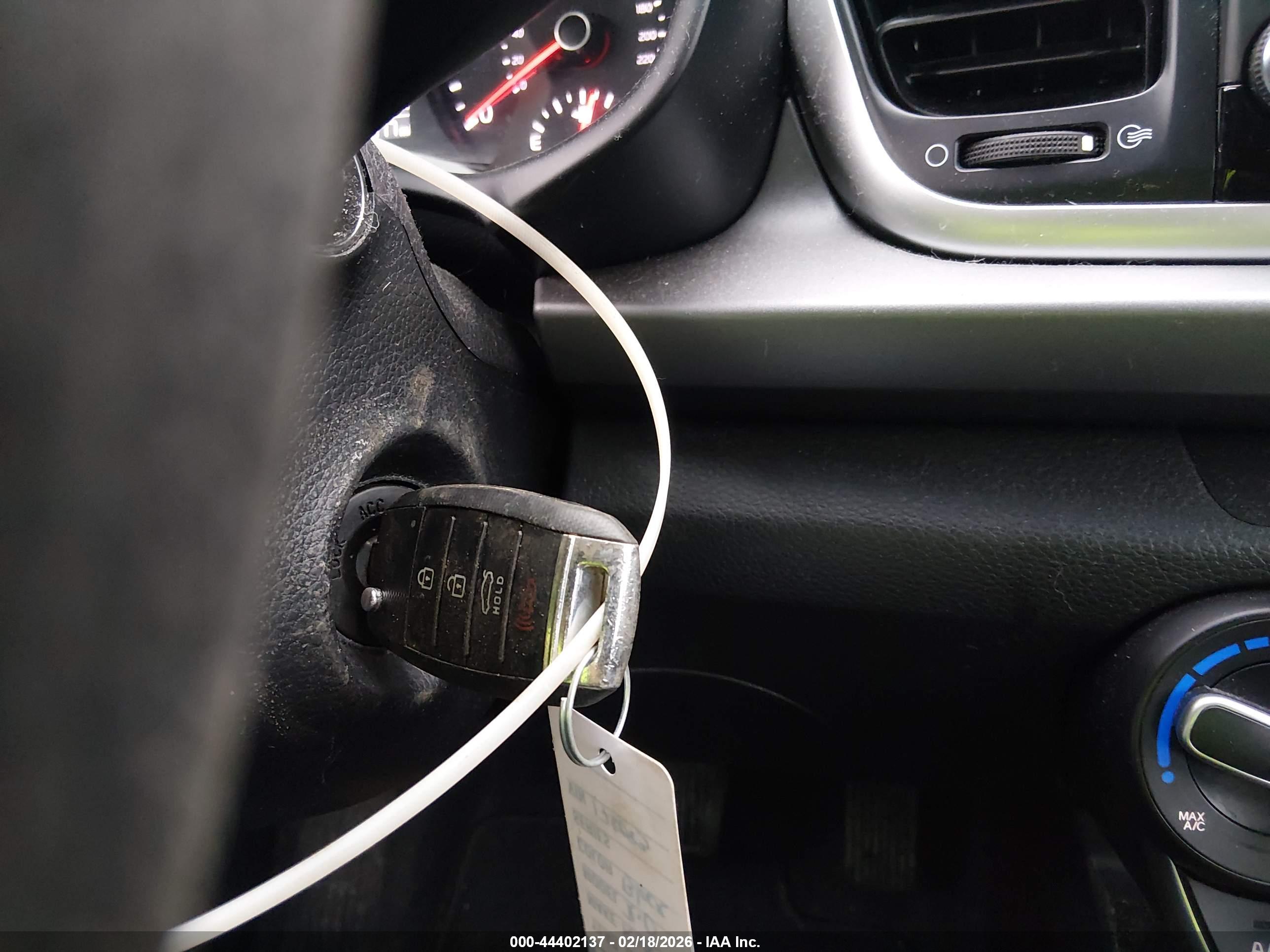 KIA RIO image 11