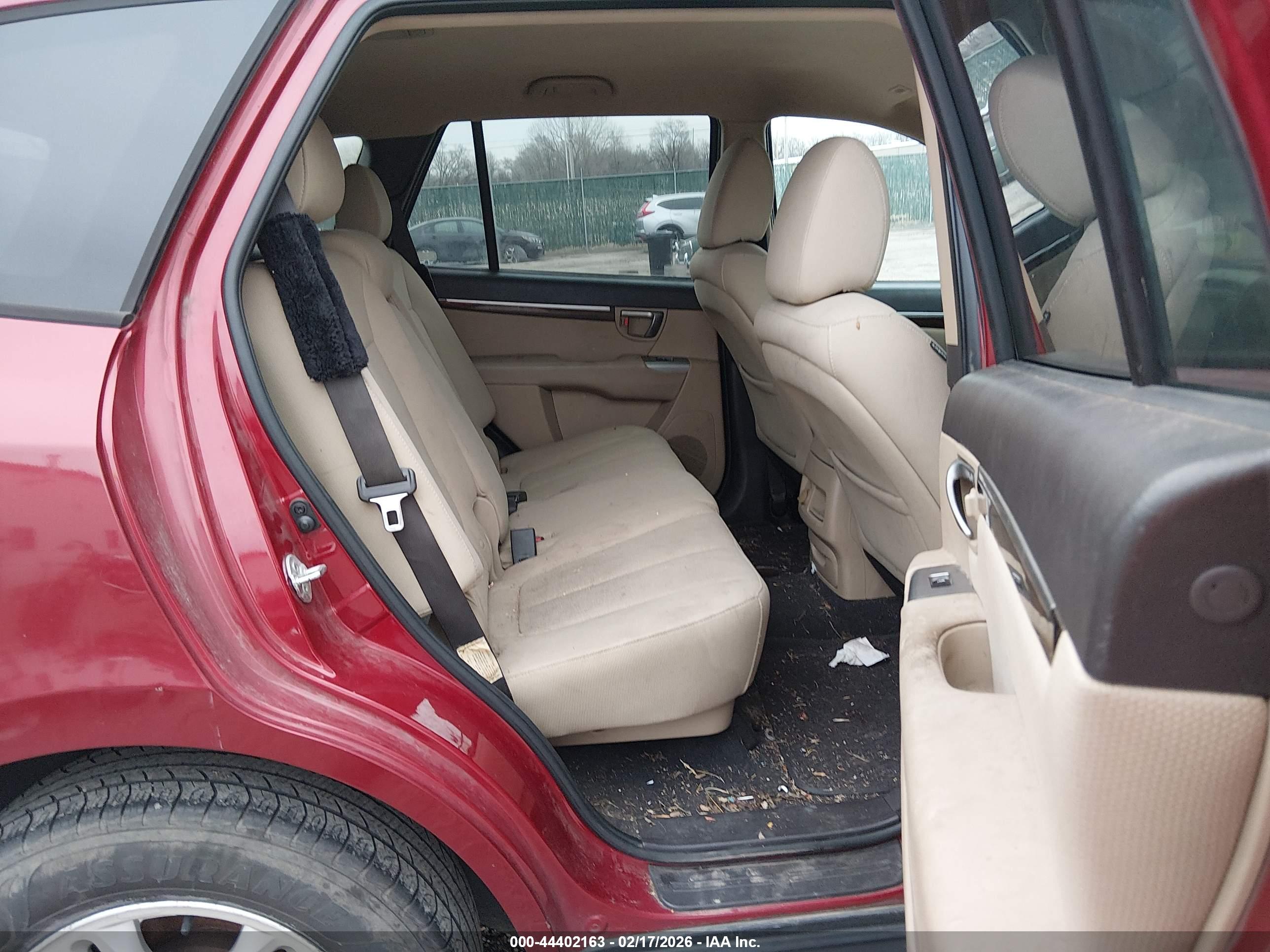 HYUNDAI SANTA image 8