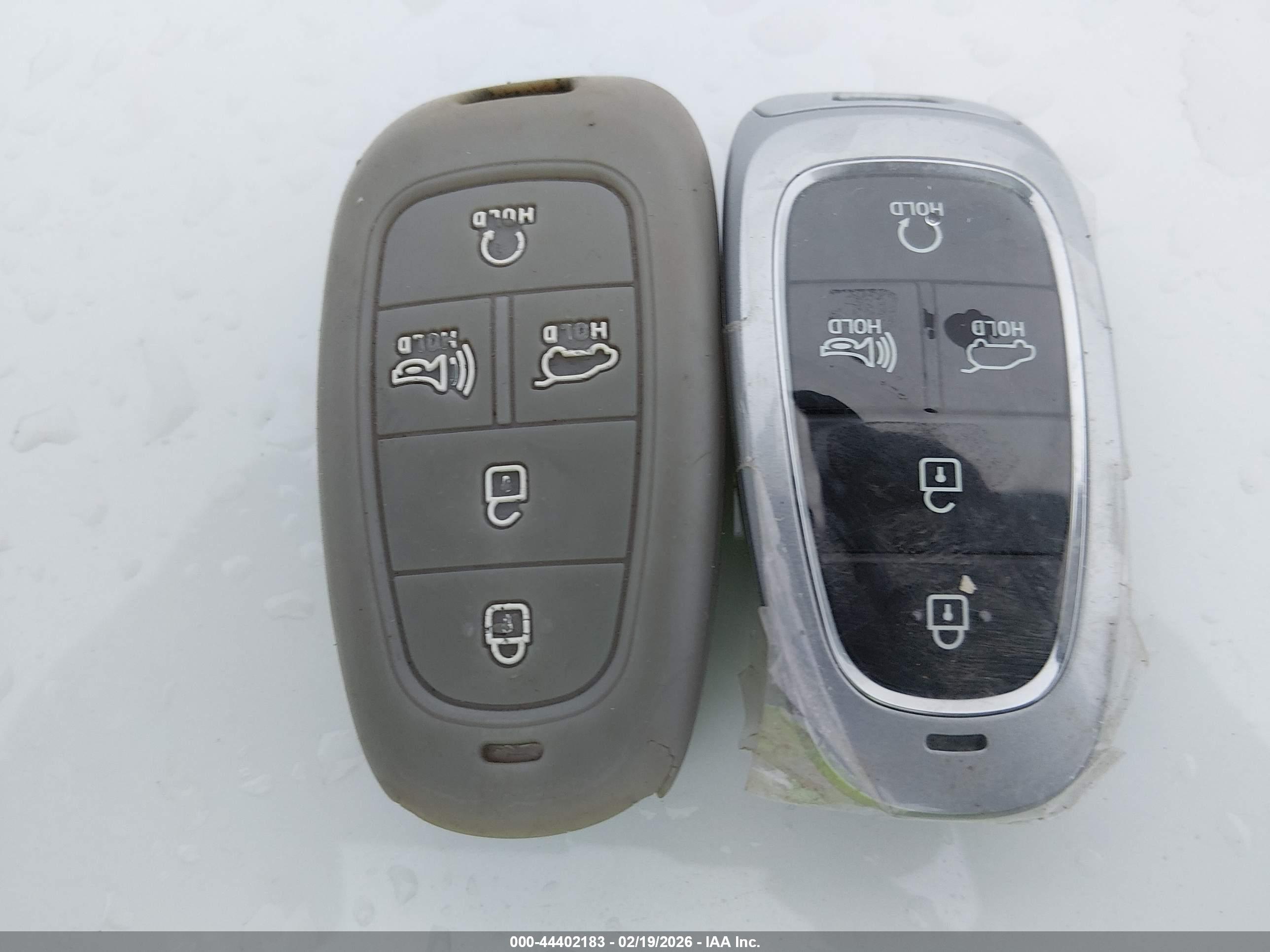 HYUNDAI SANTA image 11