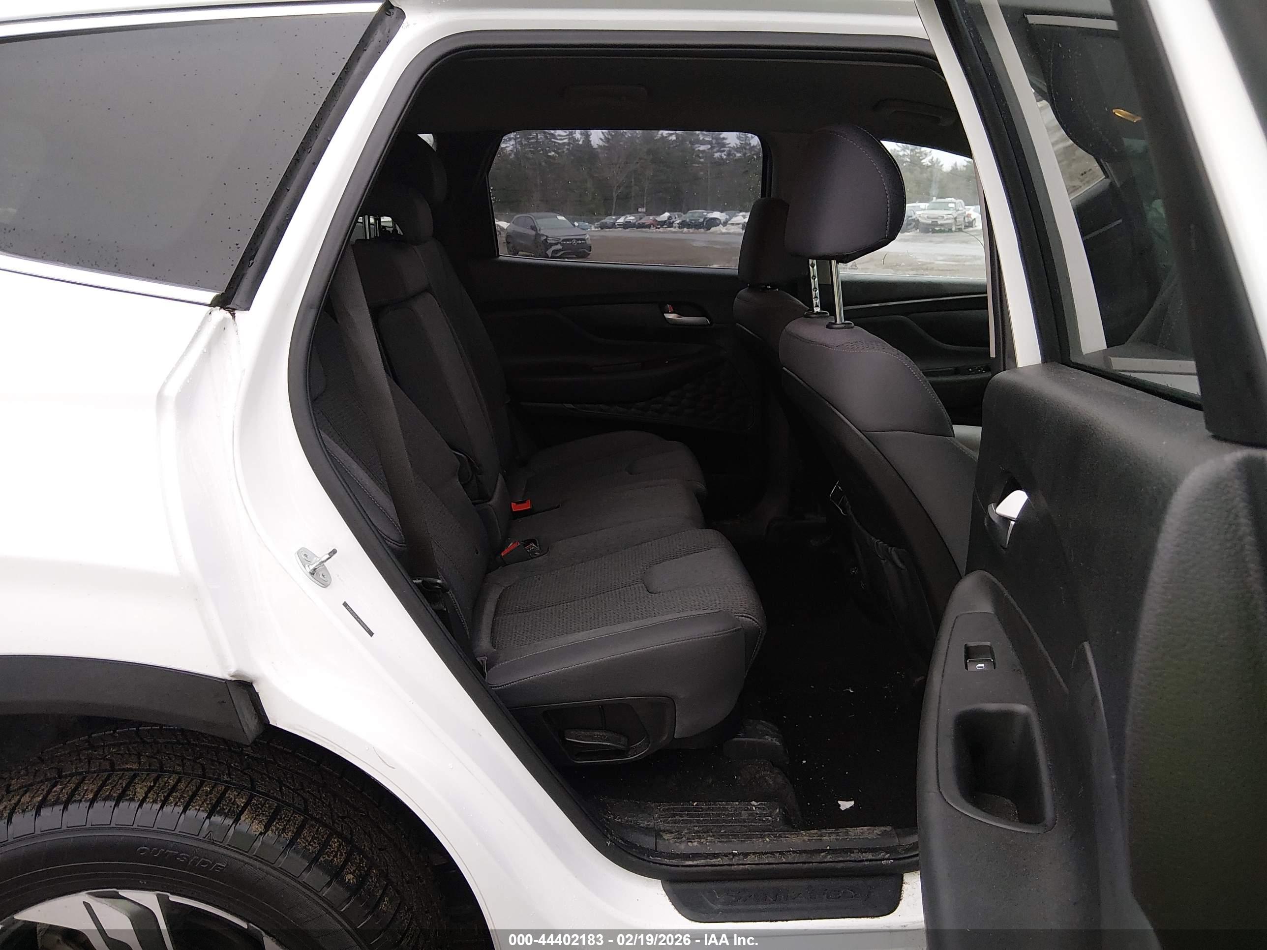 HYUNDAI SANTA image 8