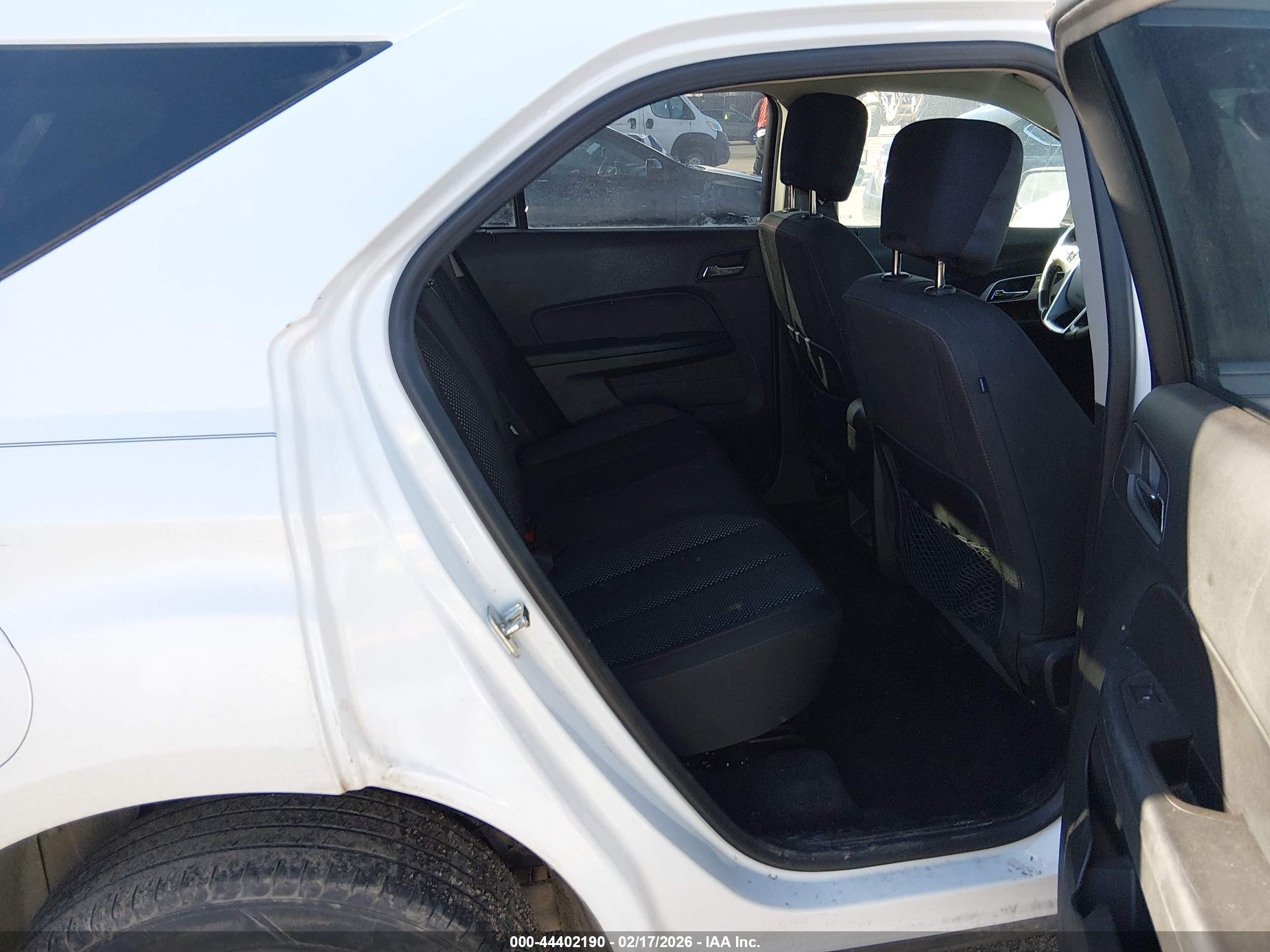 CHEVROLET EQUINOX image 8
