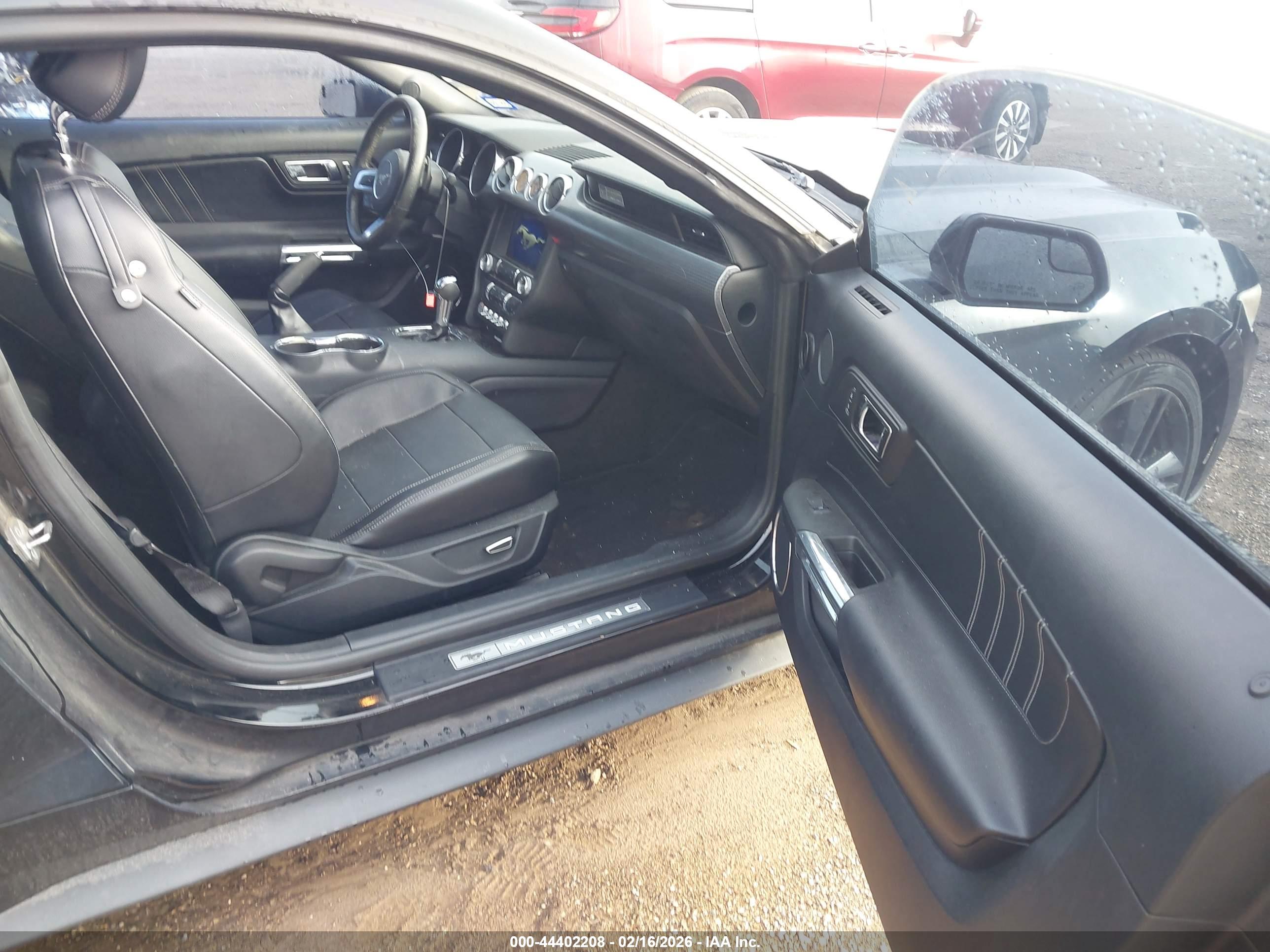 FORD MUSTANG image 5