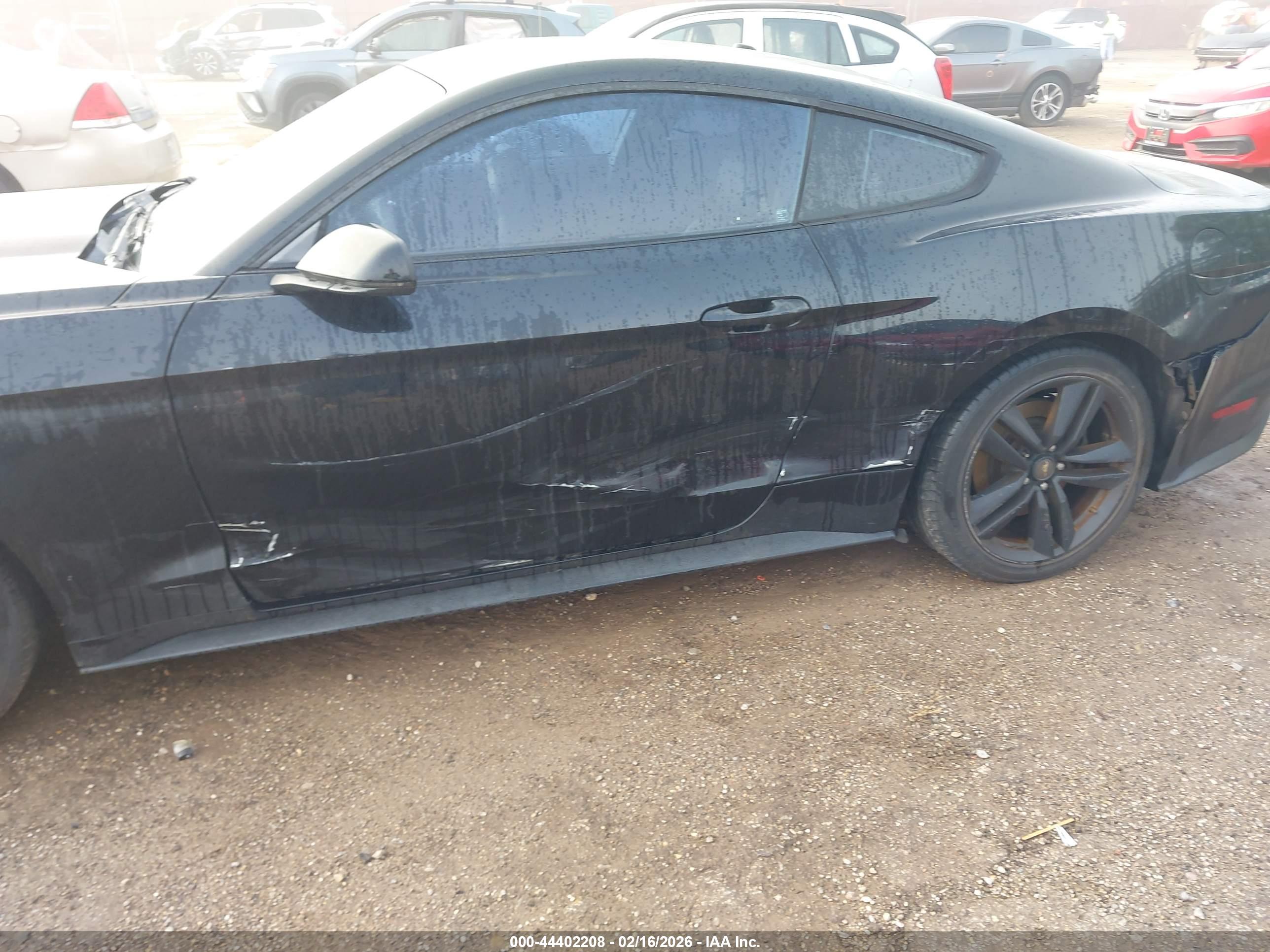 FORD MUSTANG image 6